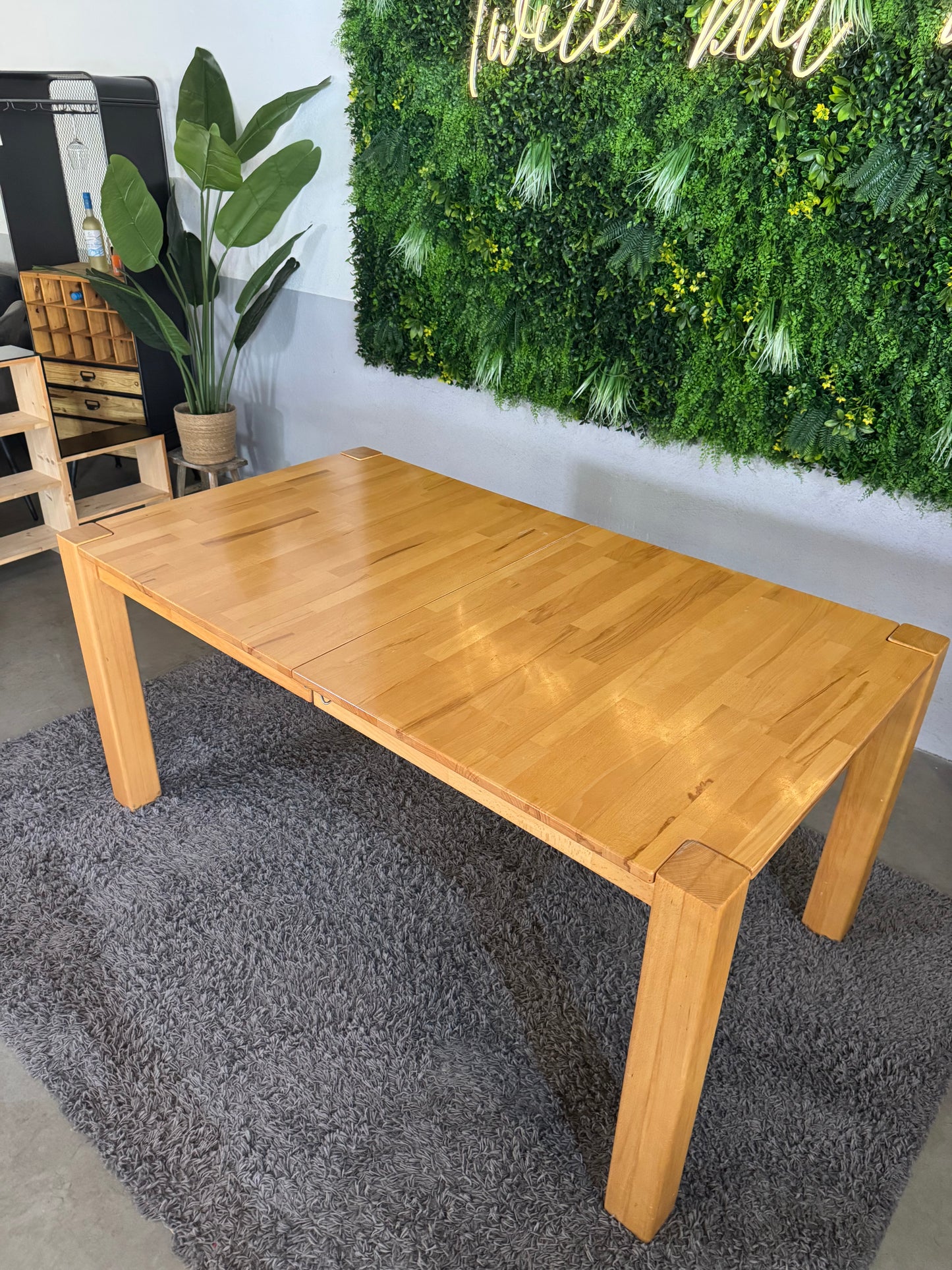 massiver Holz Esstisch - ausziehbar