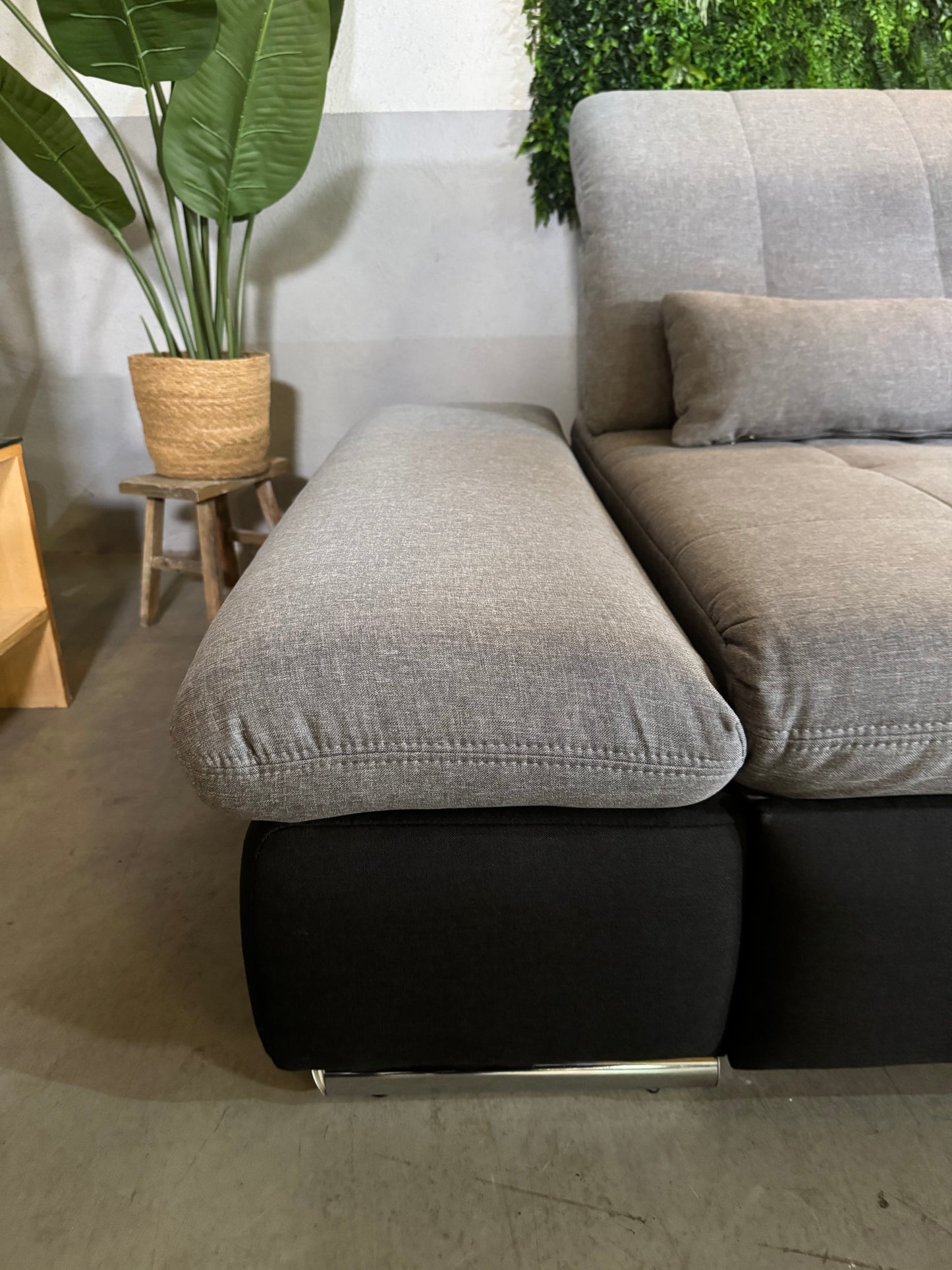 Ecksofa mit Schlaffunktion & verstellbaren Lehnen