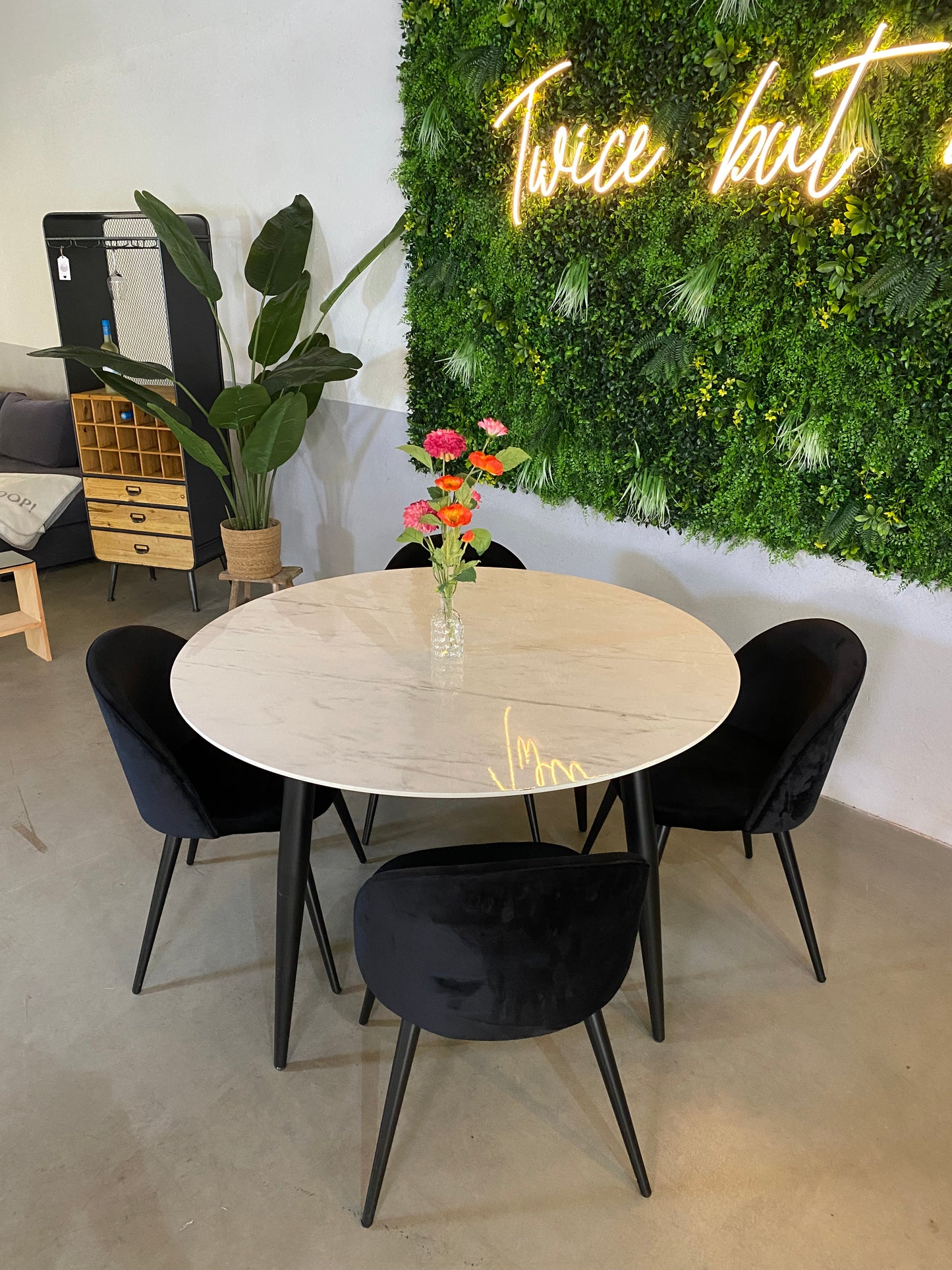 Esstisch in Marmoroptik + 4 Stühle