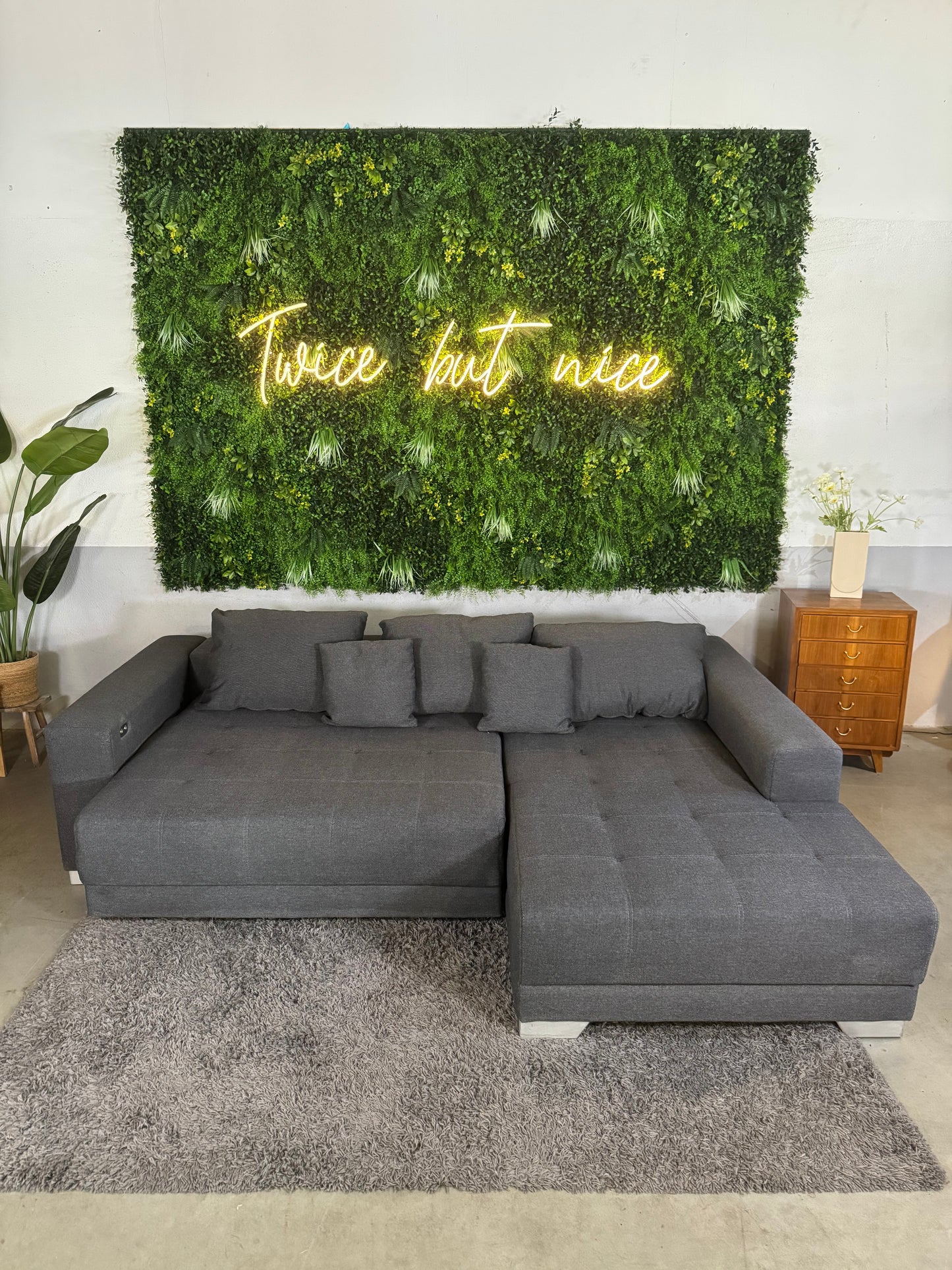 Ecksofa mit elektrischer Ausziehfunktion