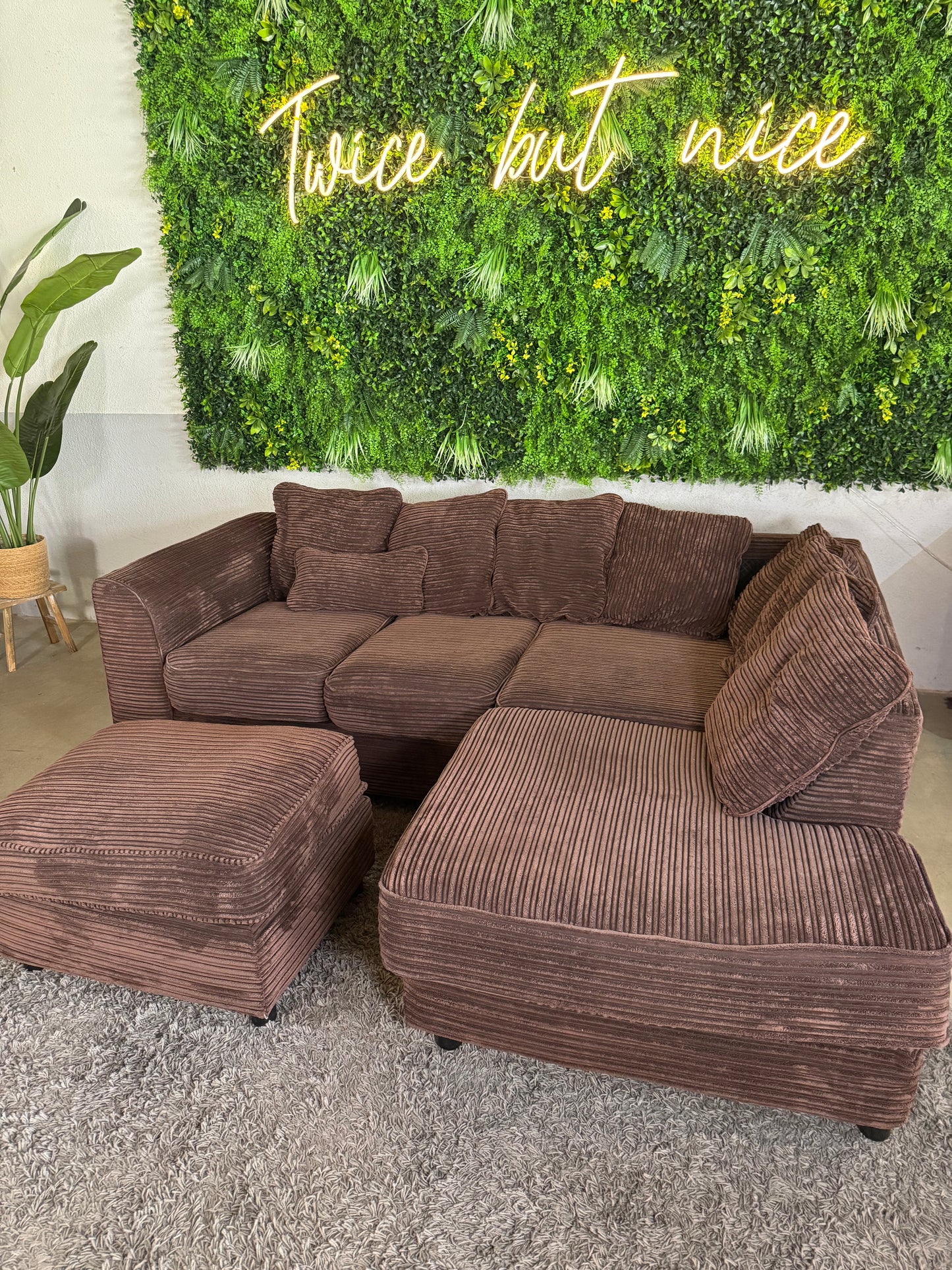 Cord Ecksofa mit Hocker