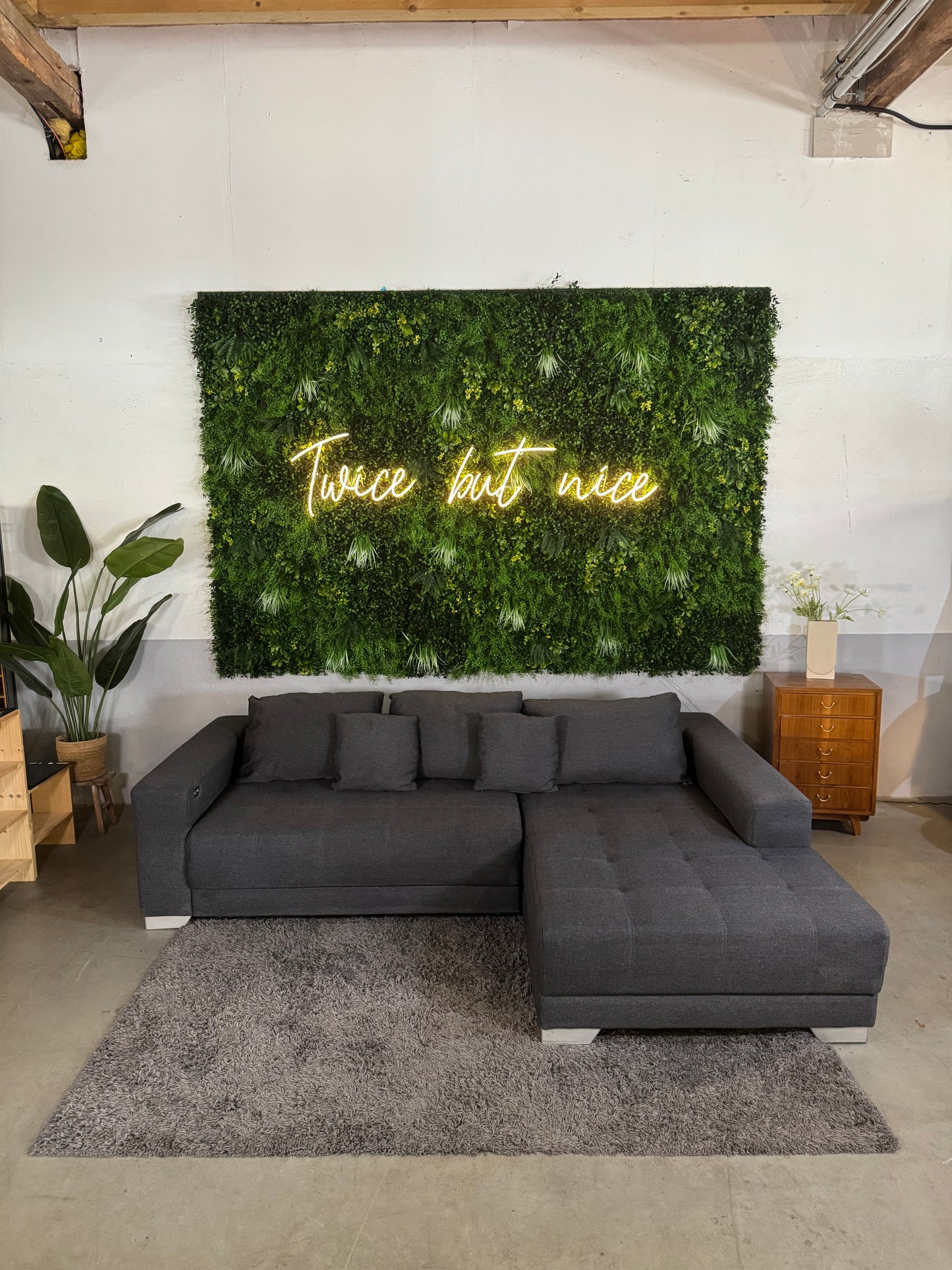 Ecksofa mit elektrischer Ausziehfunktion