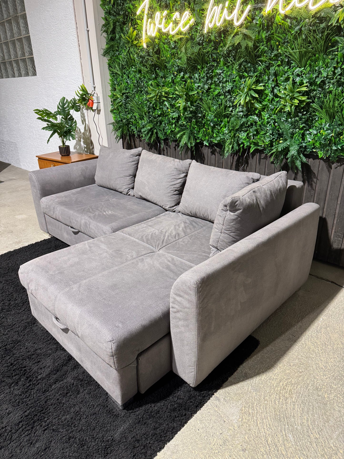 Schlafsofa mit zwei Bettkästen