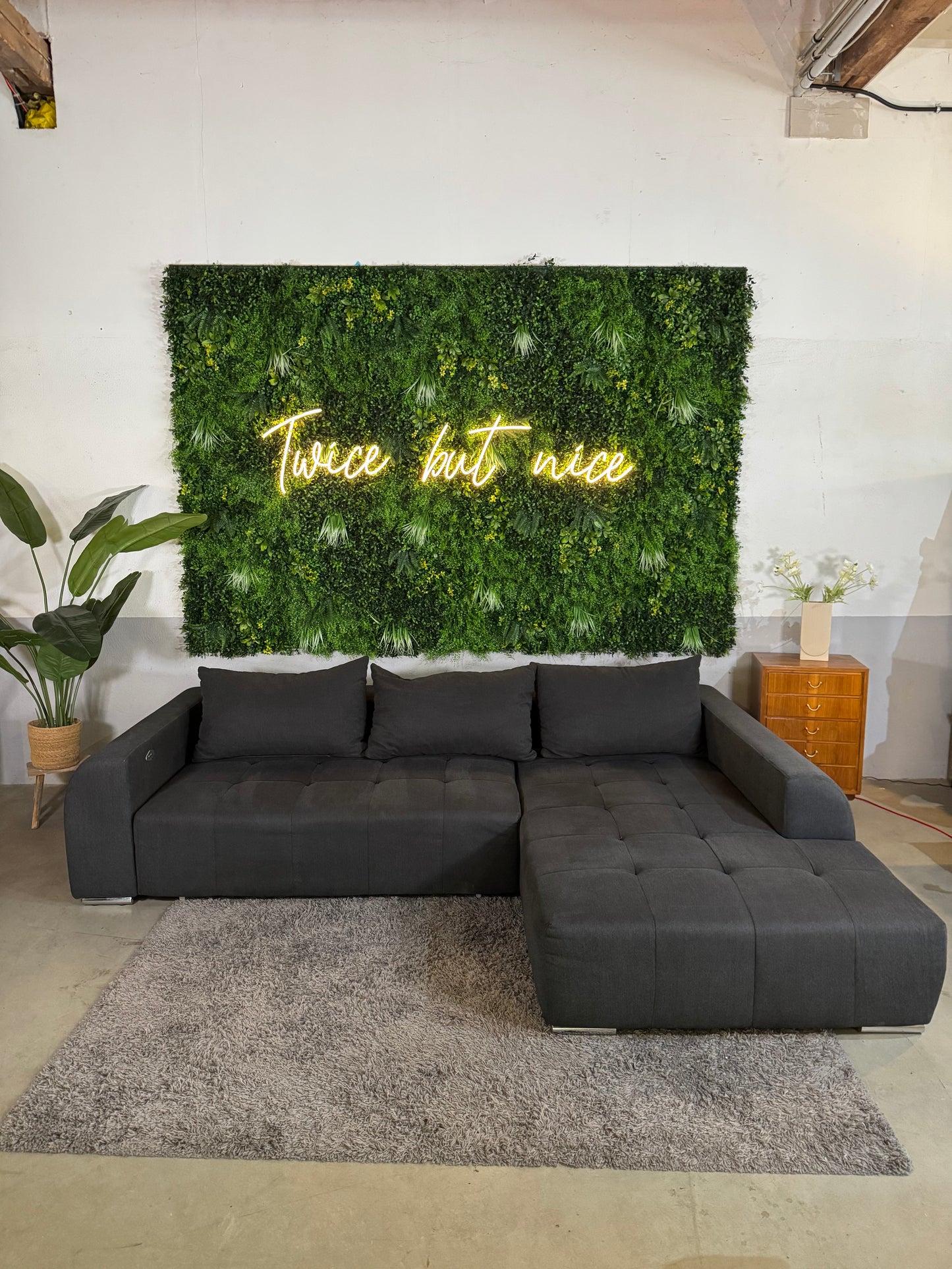 Ecksofa mit elektrischer Ausziehfunktion