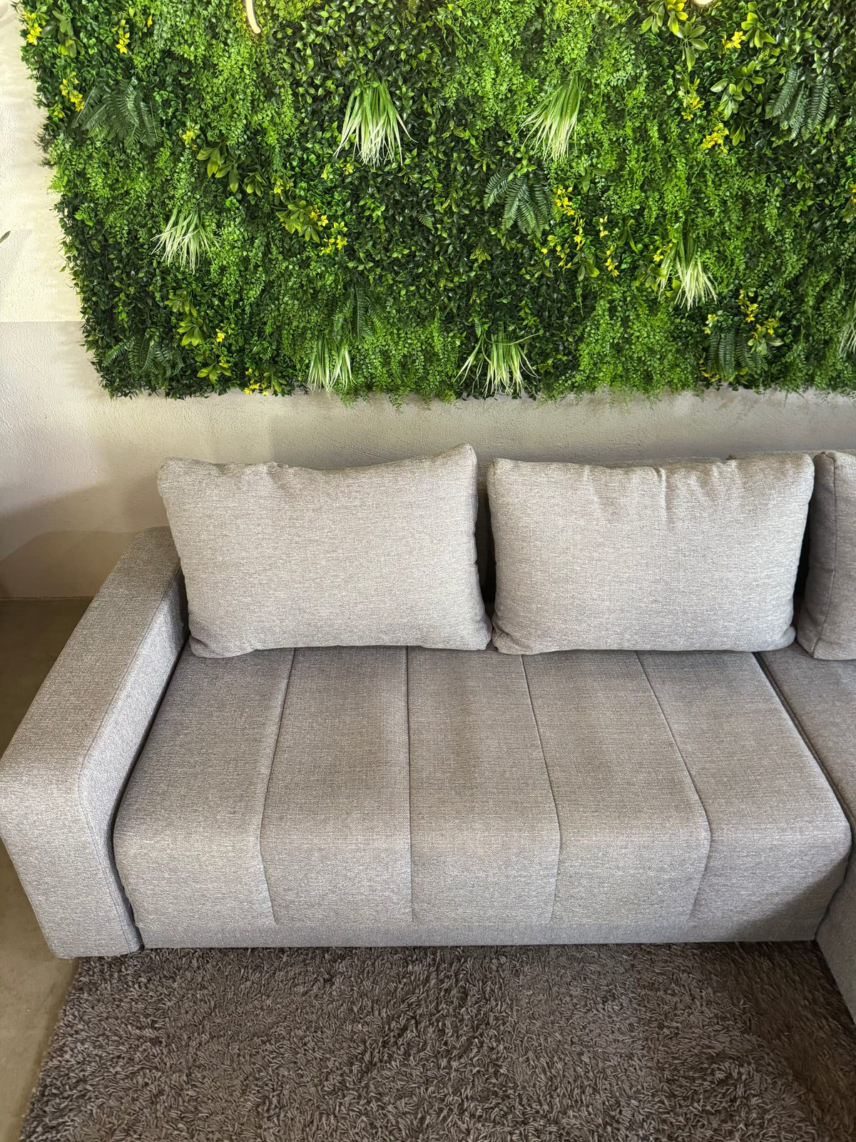 Modernes Ecksofa mit Schlaffunktion (beidseitig montierbar)