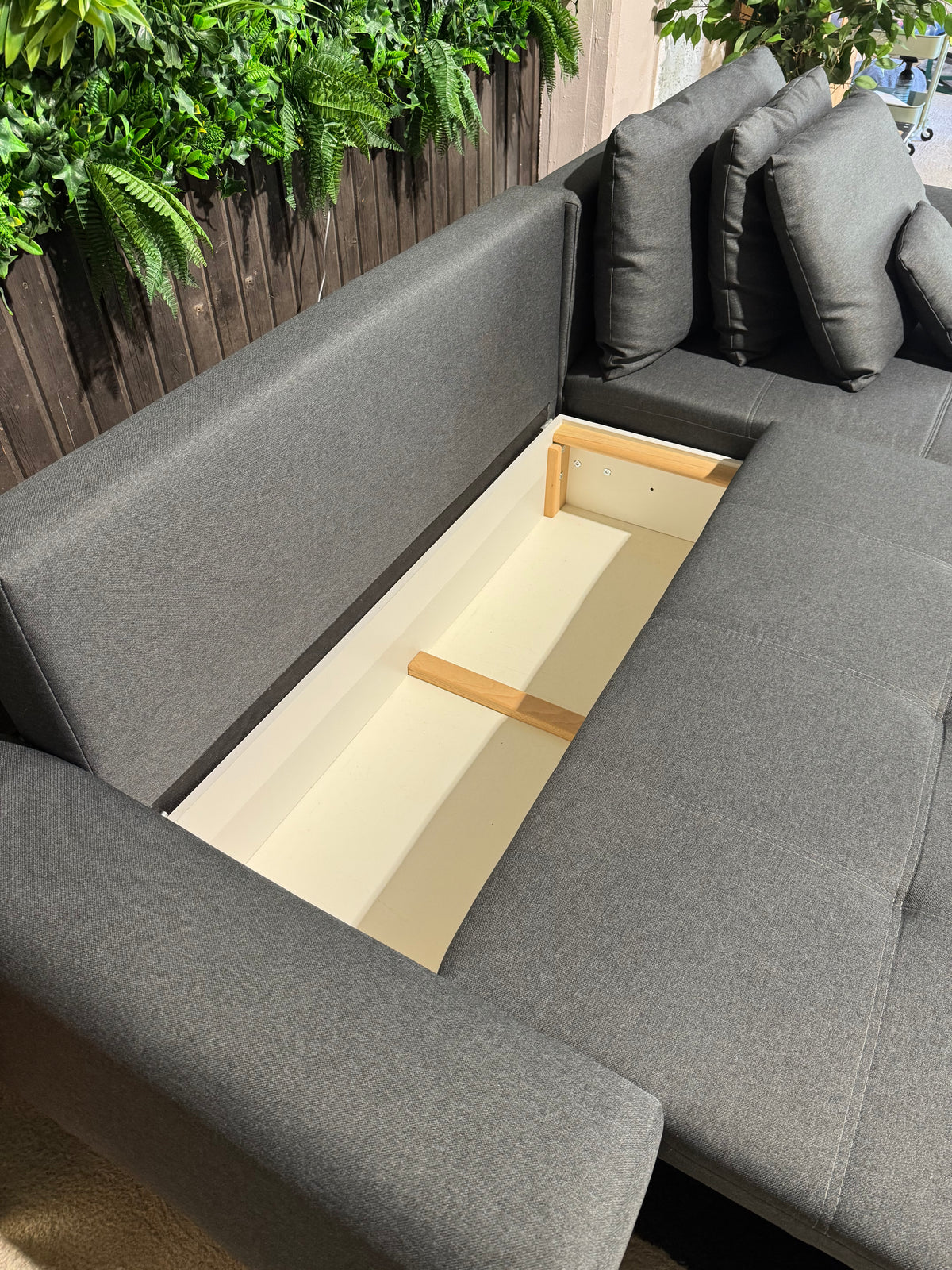 Ecksofa mit Schlaffunktion (beidseitig montierbar)