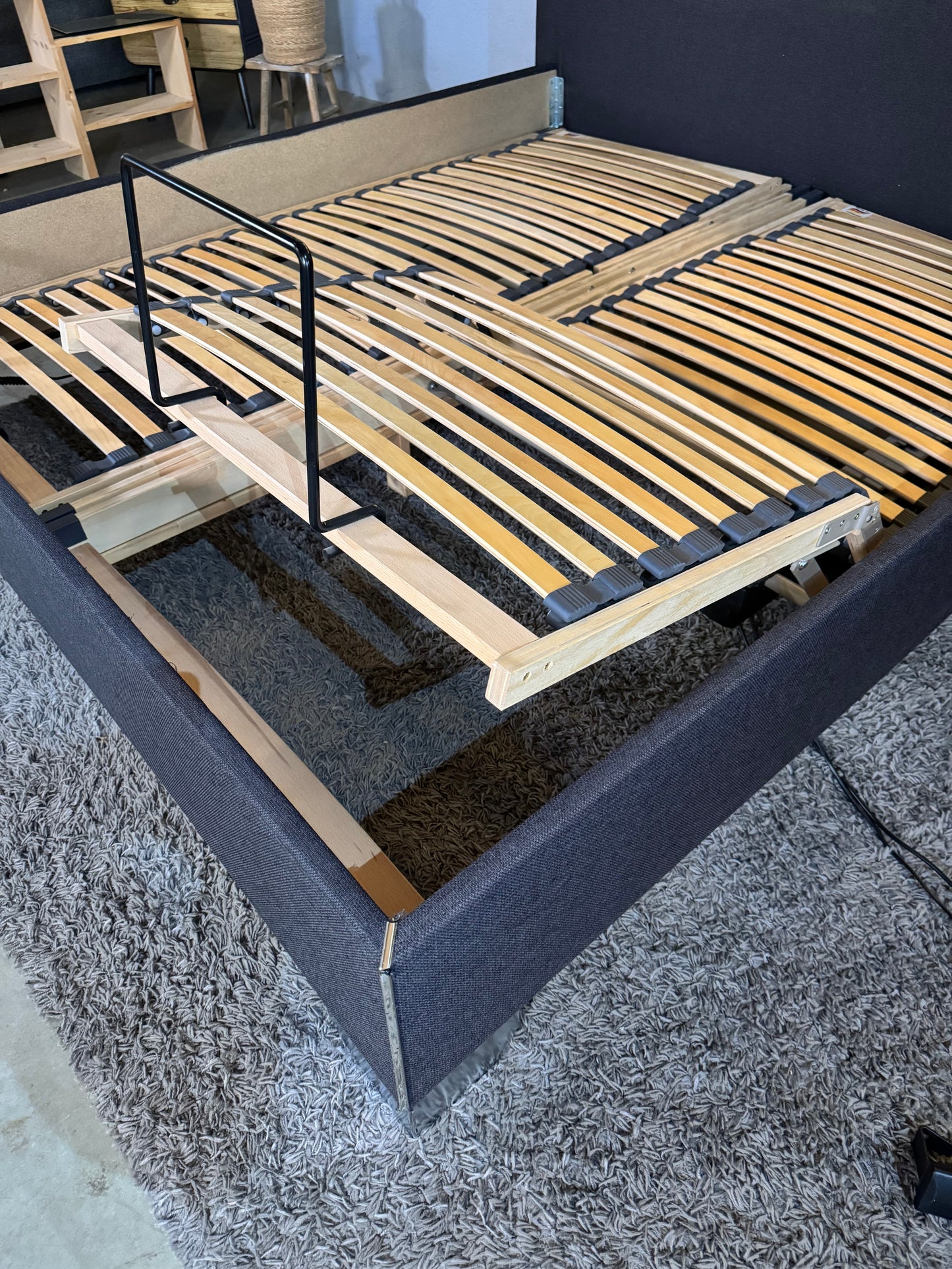 Boxspringbett(180x200cm) mit elektr. verstellbaren Lattenroste