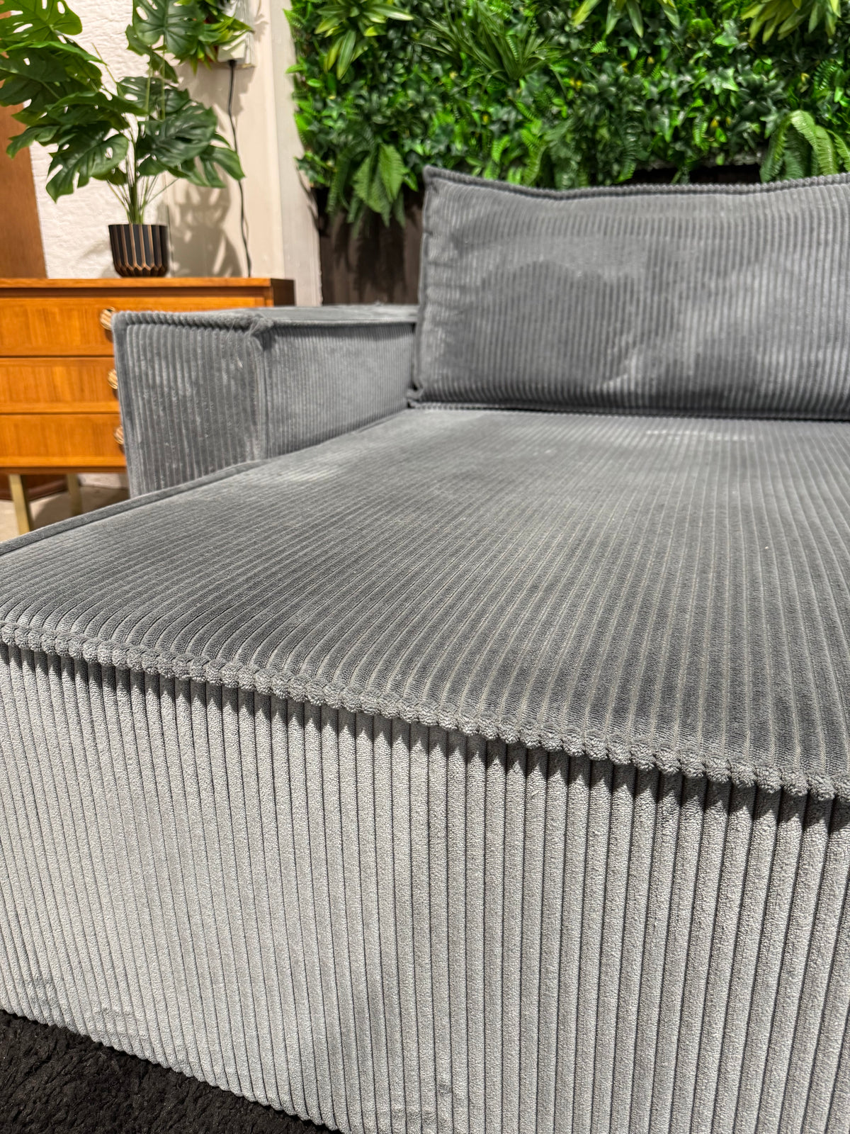 Cord Ecksofa mit Schlaffunktion (beidseitig montierbar)