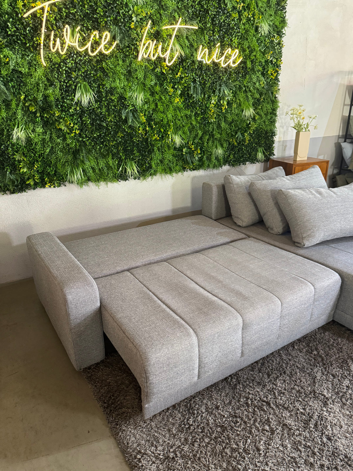 Modernes Ecksofa mit Schlaffunktion (beidseitig montierbar)
