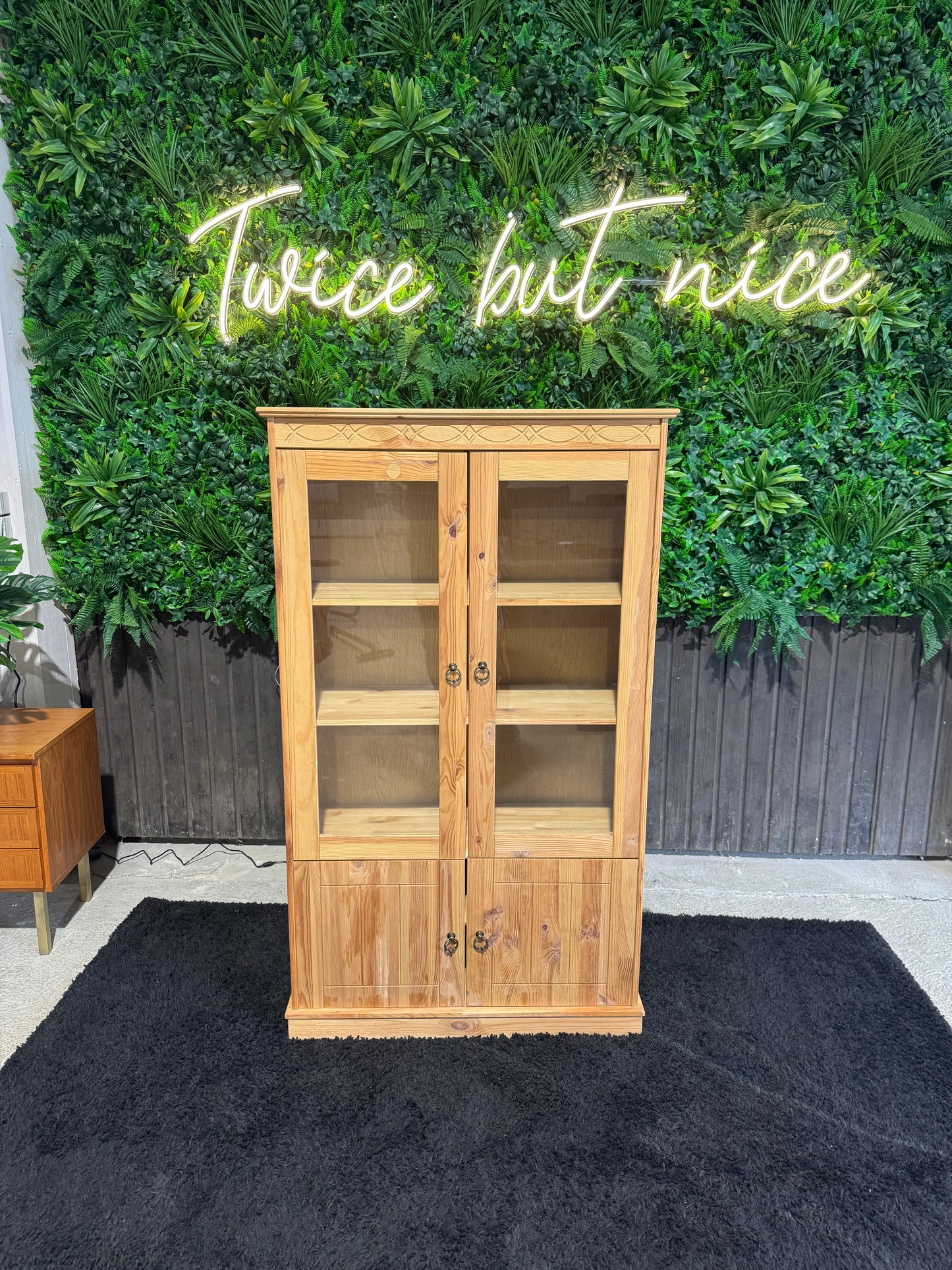 Massivholz/Kieferholz Vitrine geölt