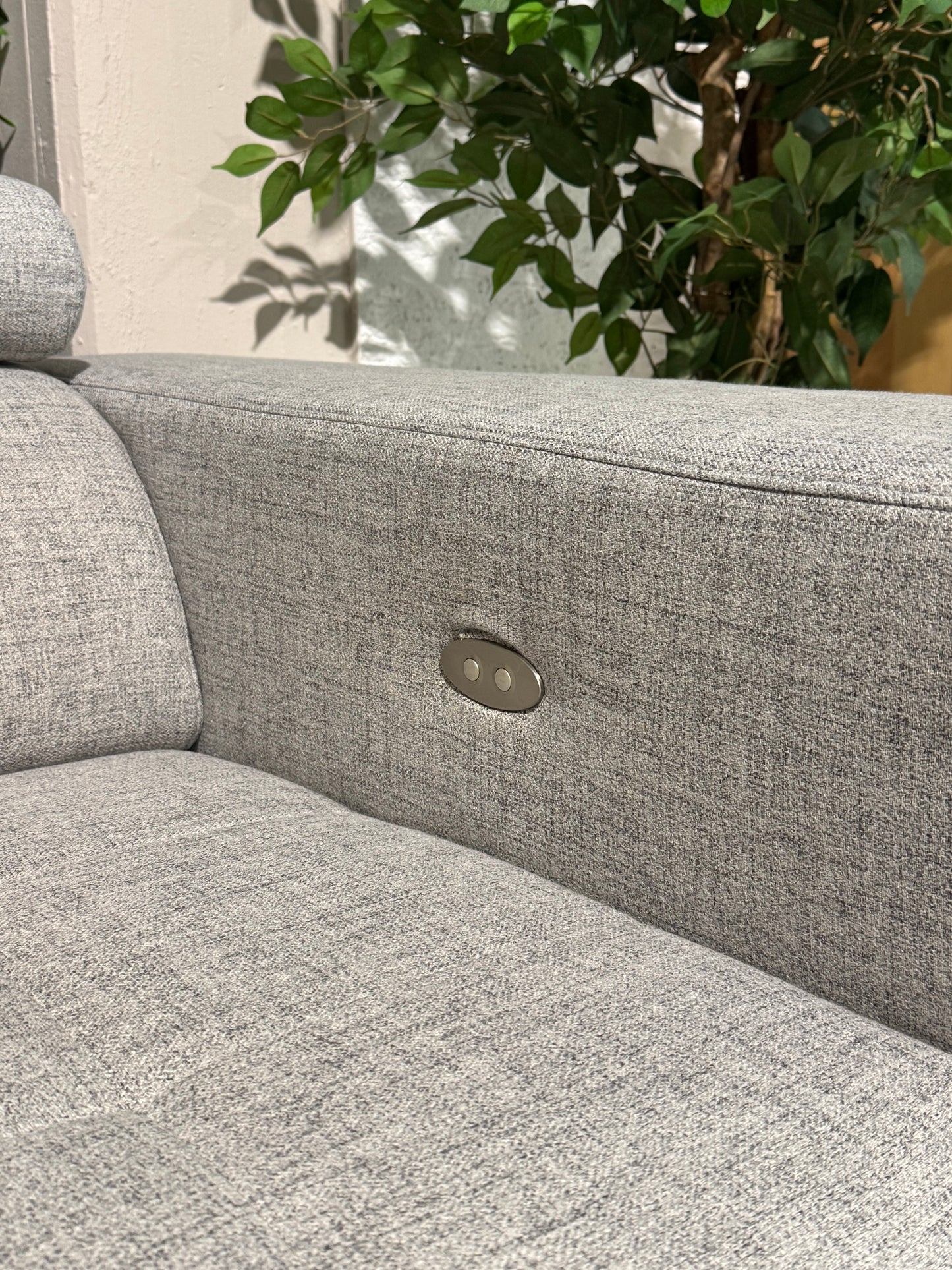 Ecksofa mit elektrischer Ausziehfunktion