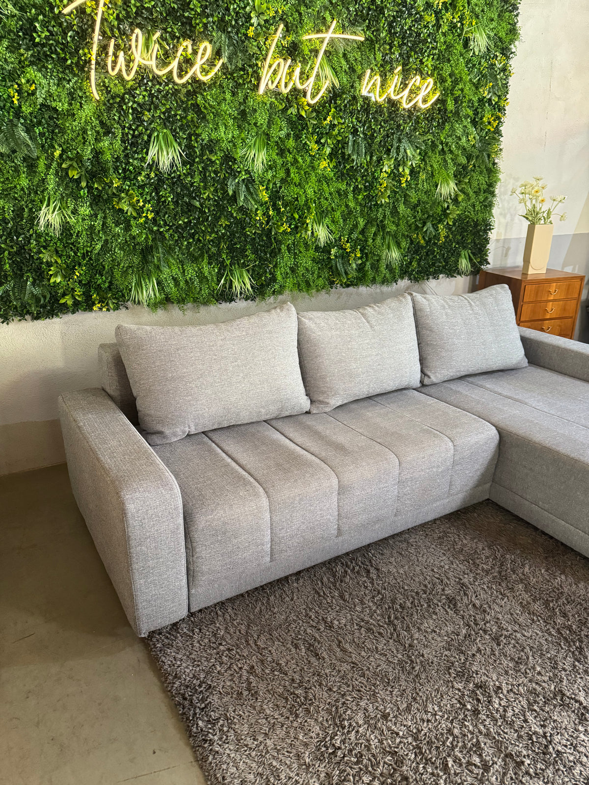 Modernes Ecksofa mit Schlaffunktion (beidseitig montierbar)