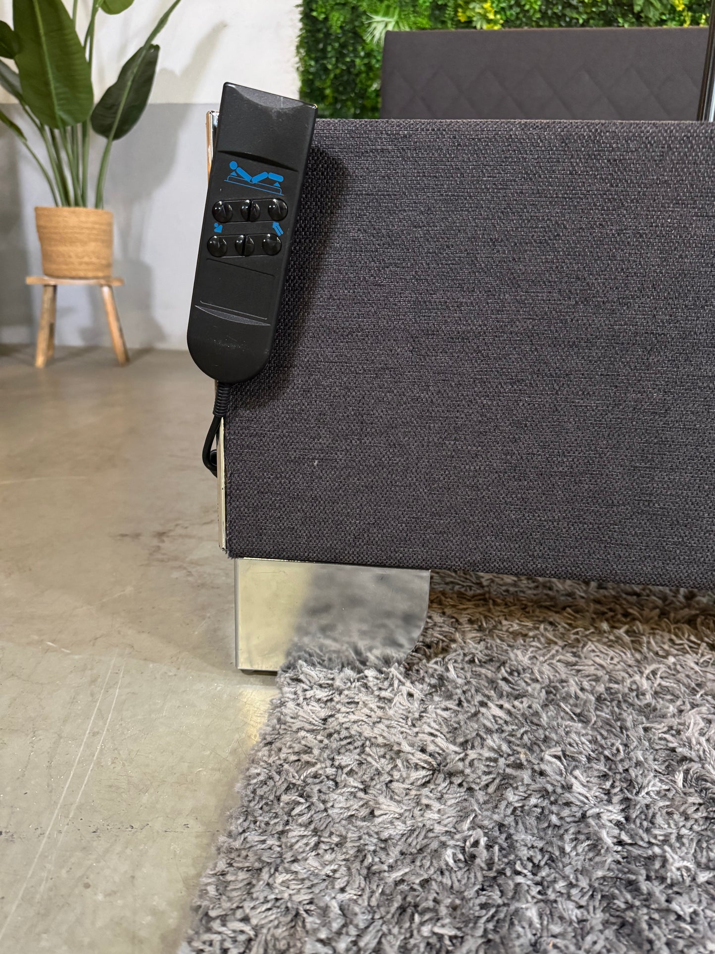 Boxspringbett(180x200cm) mit elektr. verstellbaren Lattenroste