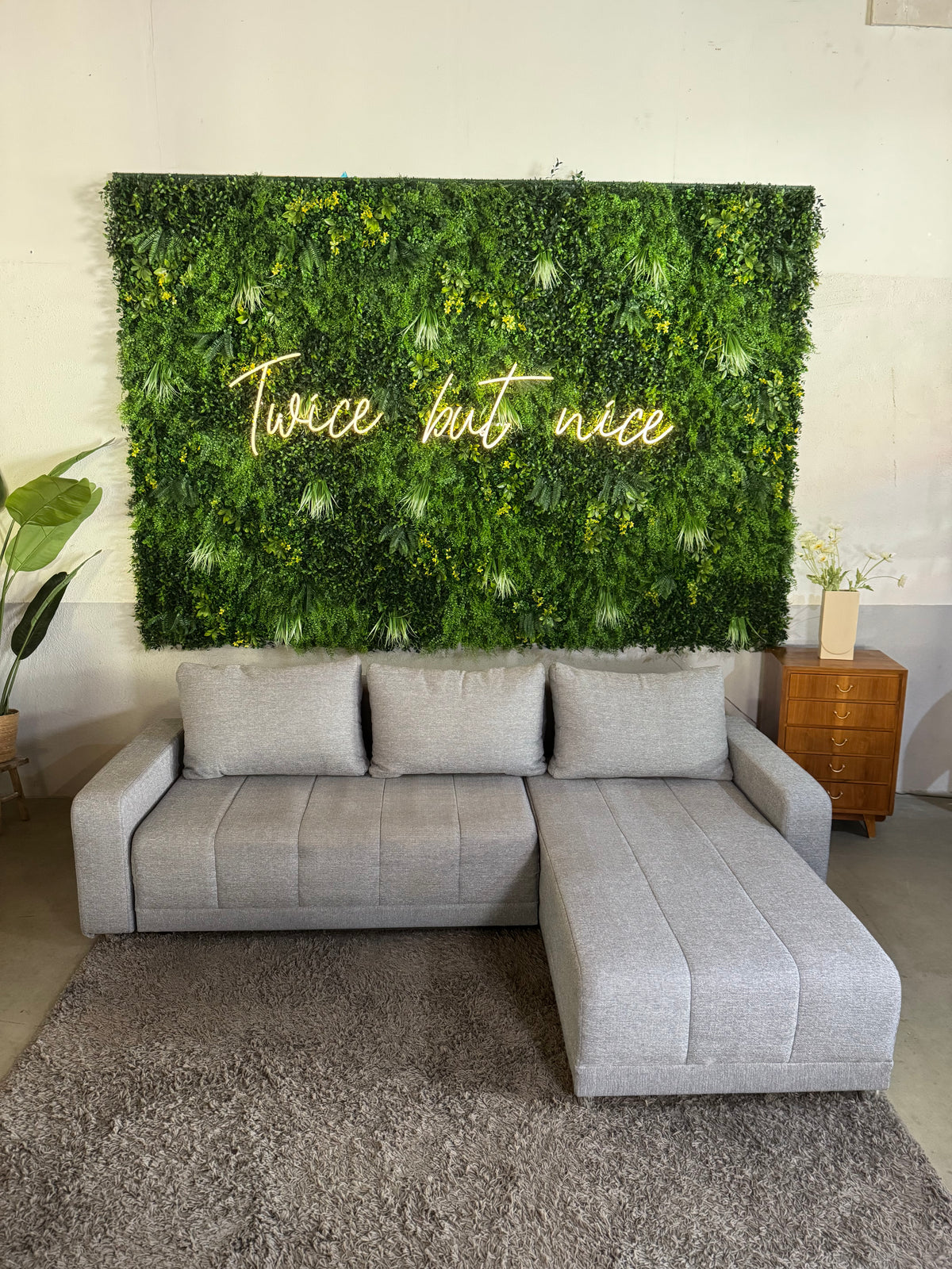 Modernes Ecksofa mit Schlaffunktion (beidseitig montierbar)