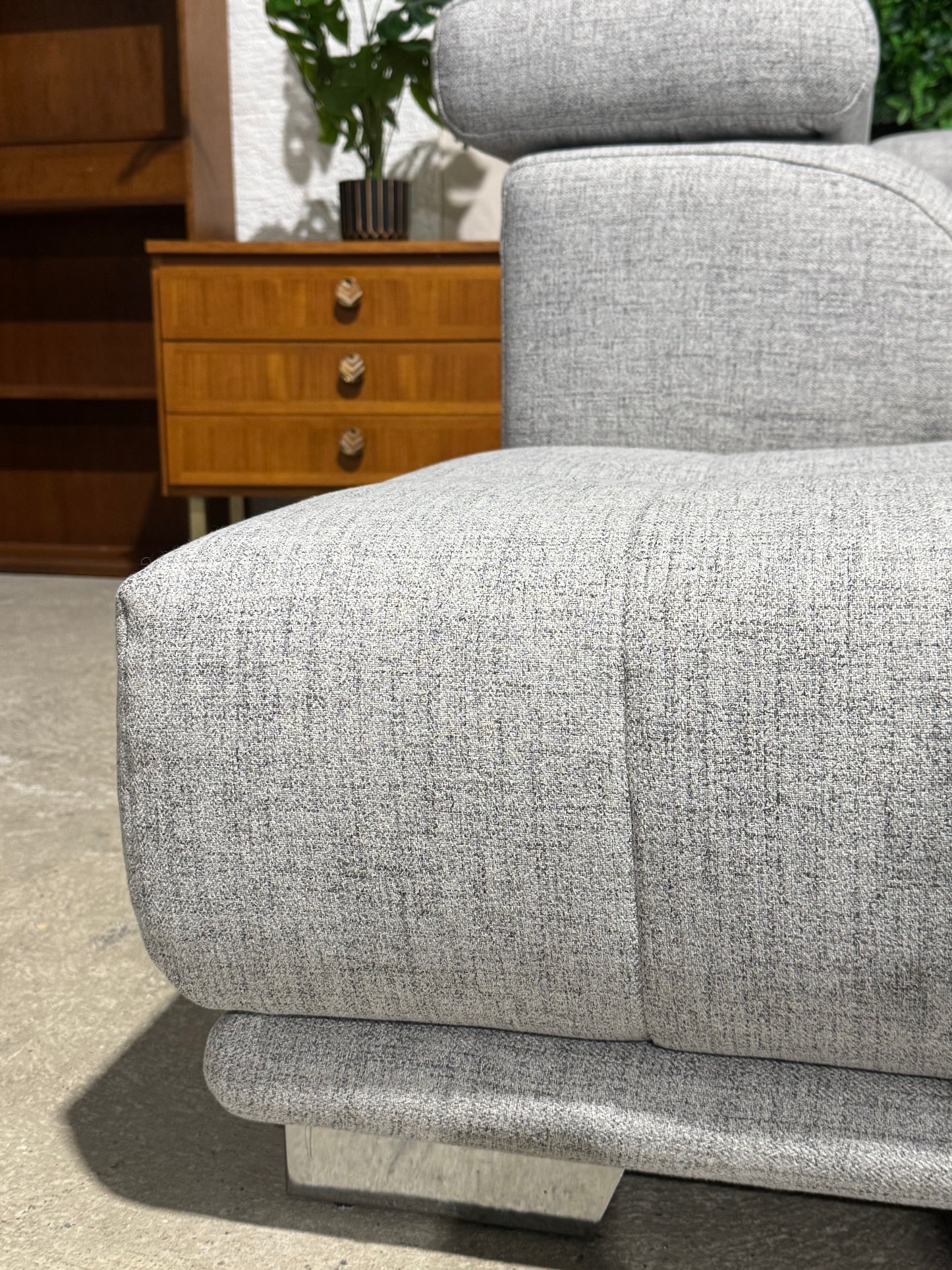 Ecksofa mit elektrischer Ausziehfunktion