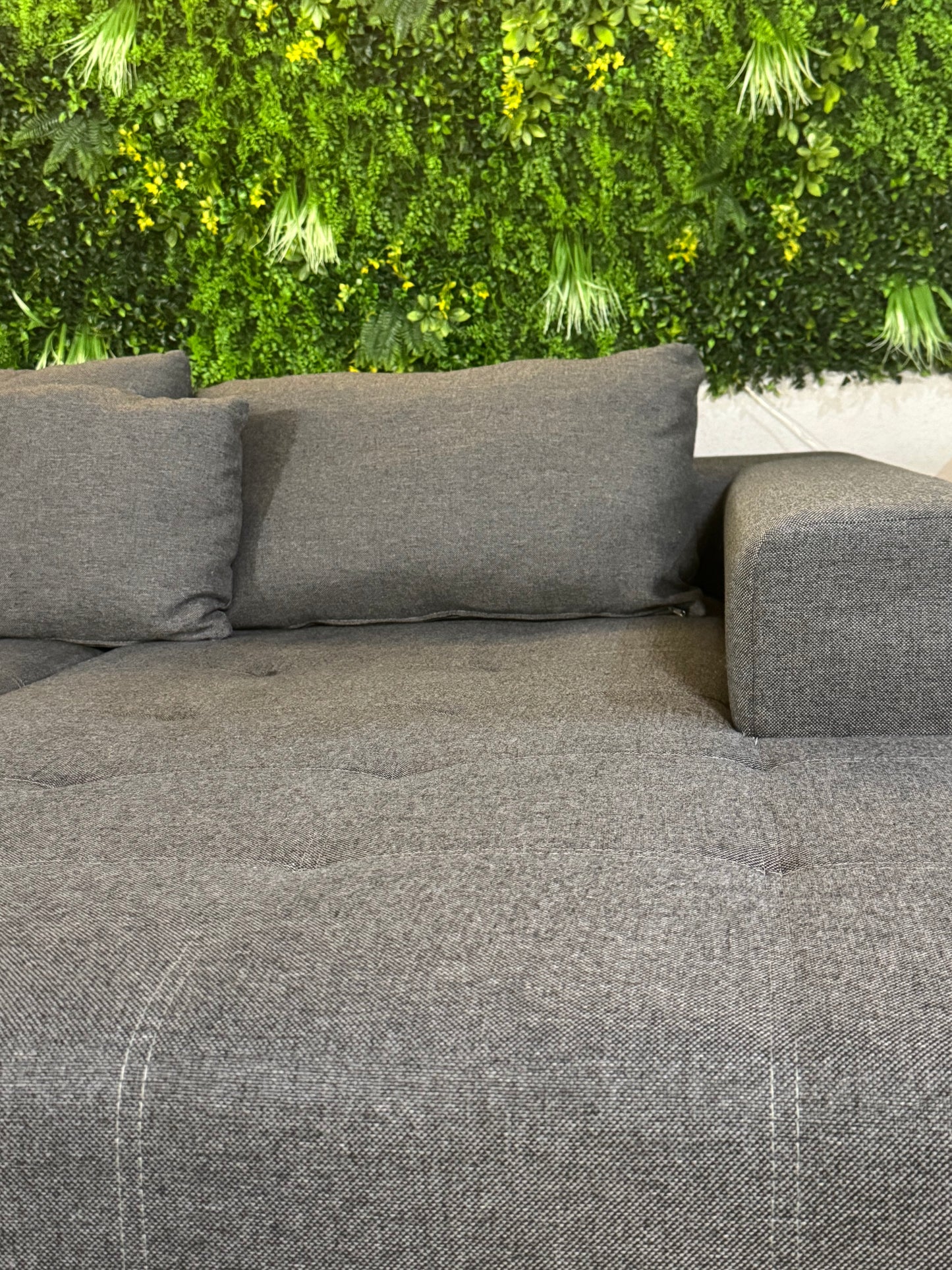 Ecksofa mit elektrischer Ausziehfunktion