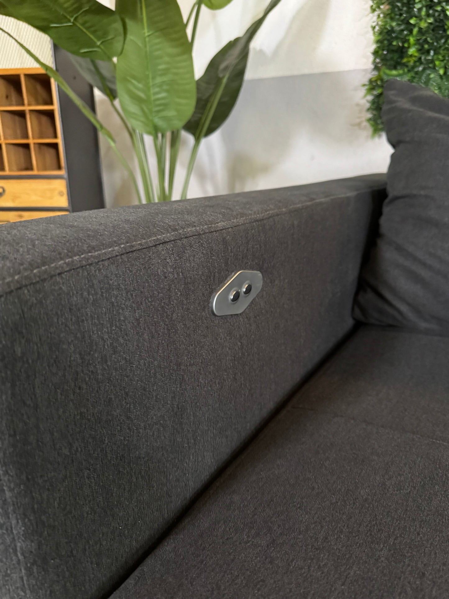 Ecksofa mit elektrischer Ausziehfunktion