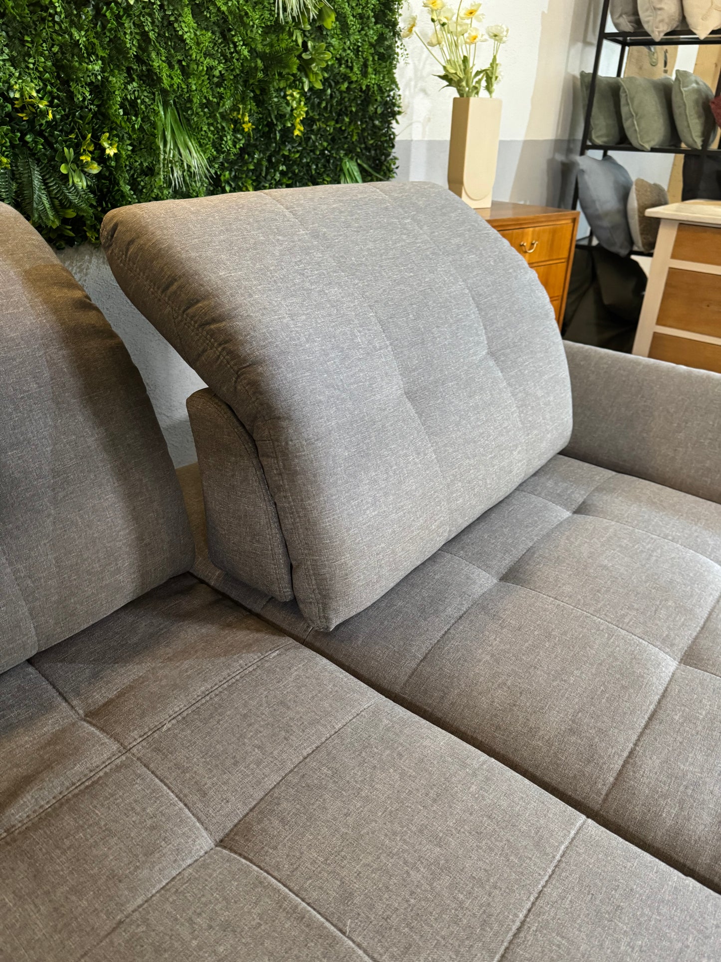 Ecksofa mit Schlaffunktion & verstellbaren Lehnen
