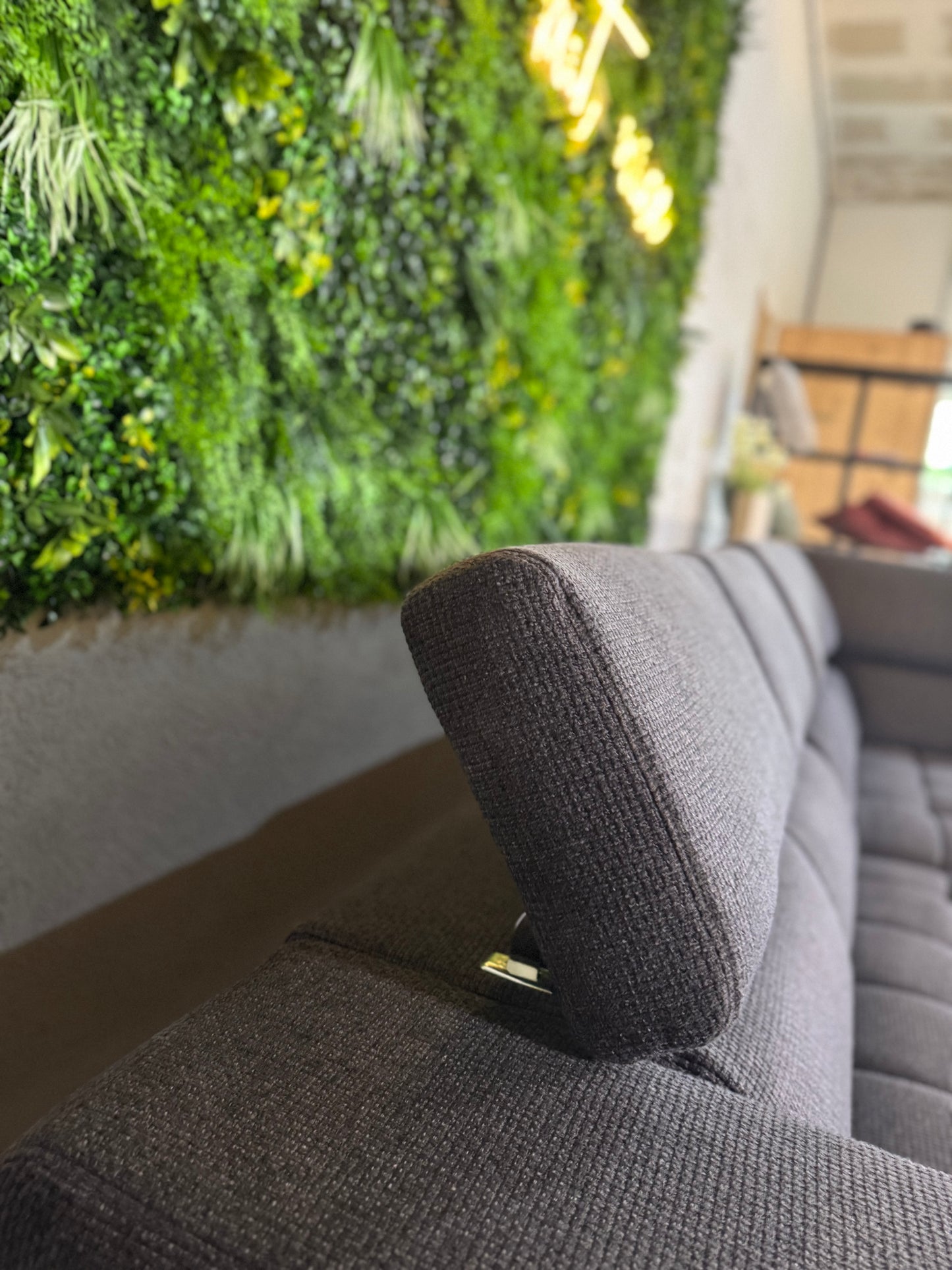 XXL Ecksofa mit verstellbaren Kopflehnen