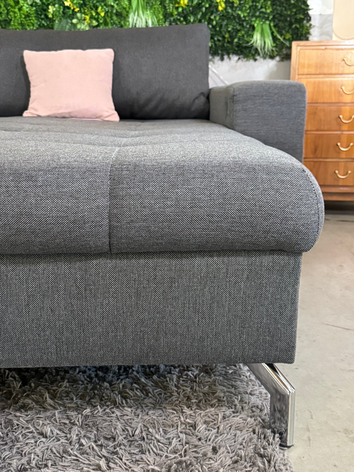 USB Ecksofa mit Hocker
