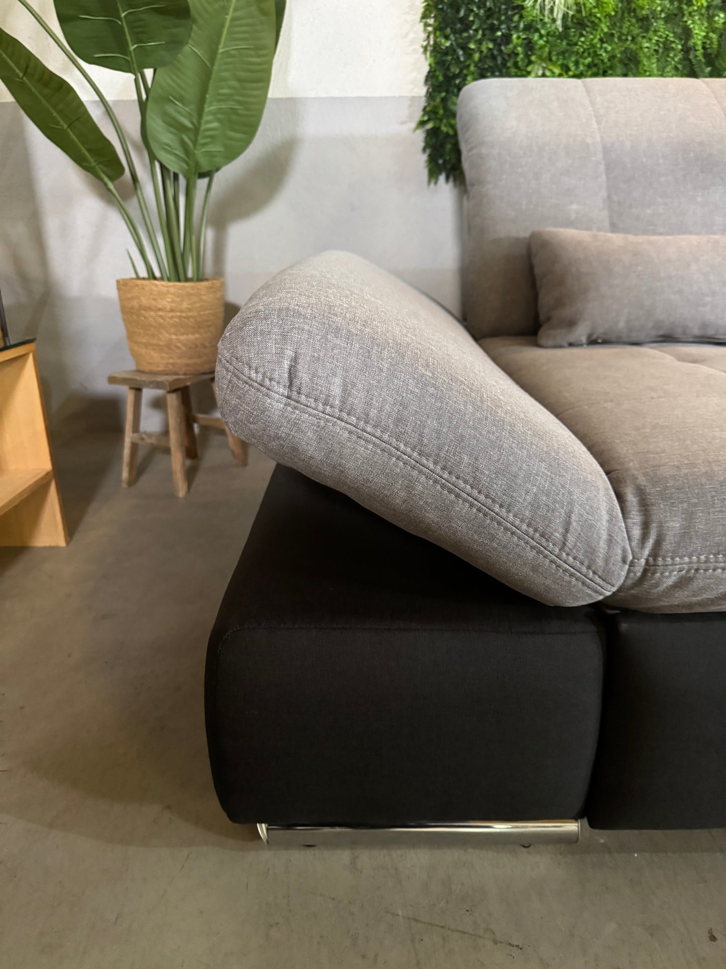 Ecksofa mit Schlaffunktion & verstellbaren Lehnen