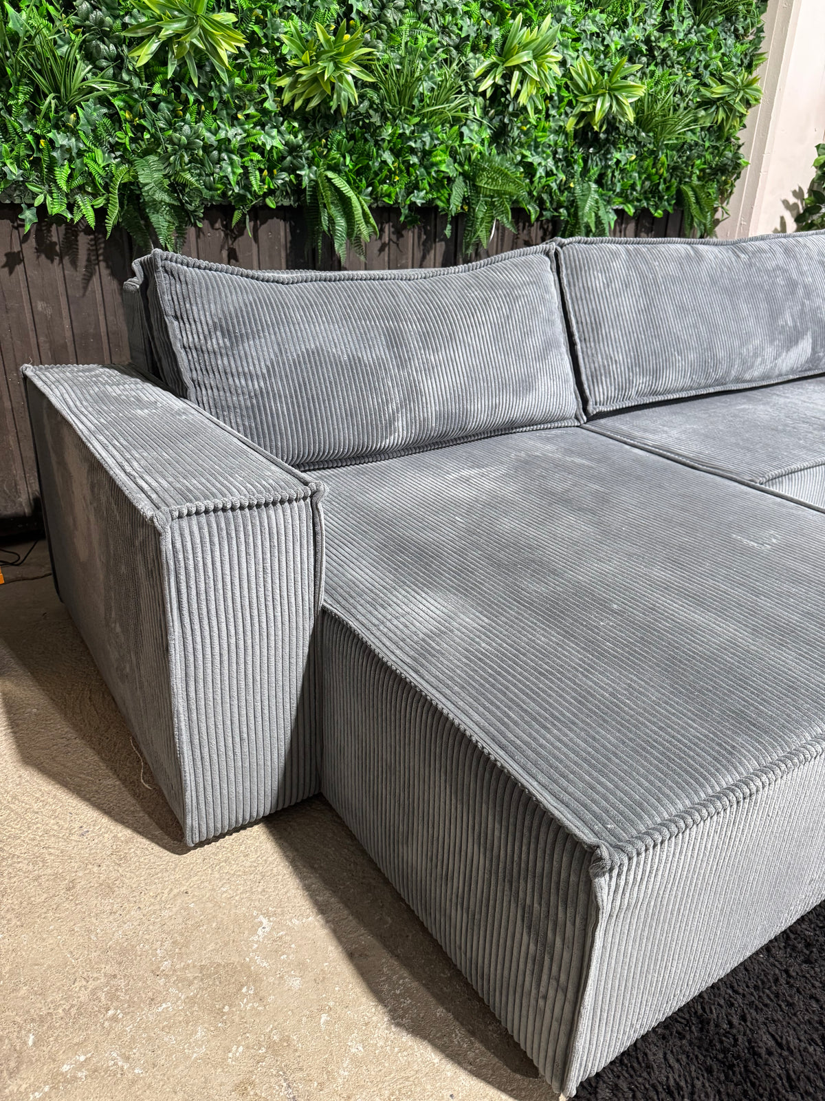 Cord Ecksofa mit Schlaffunktion (beidseitig montierbar)
