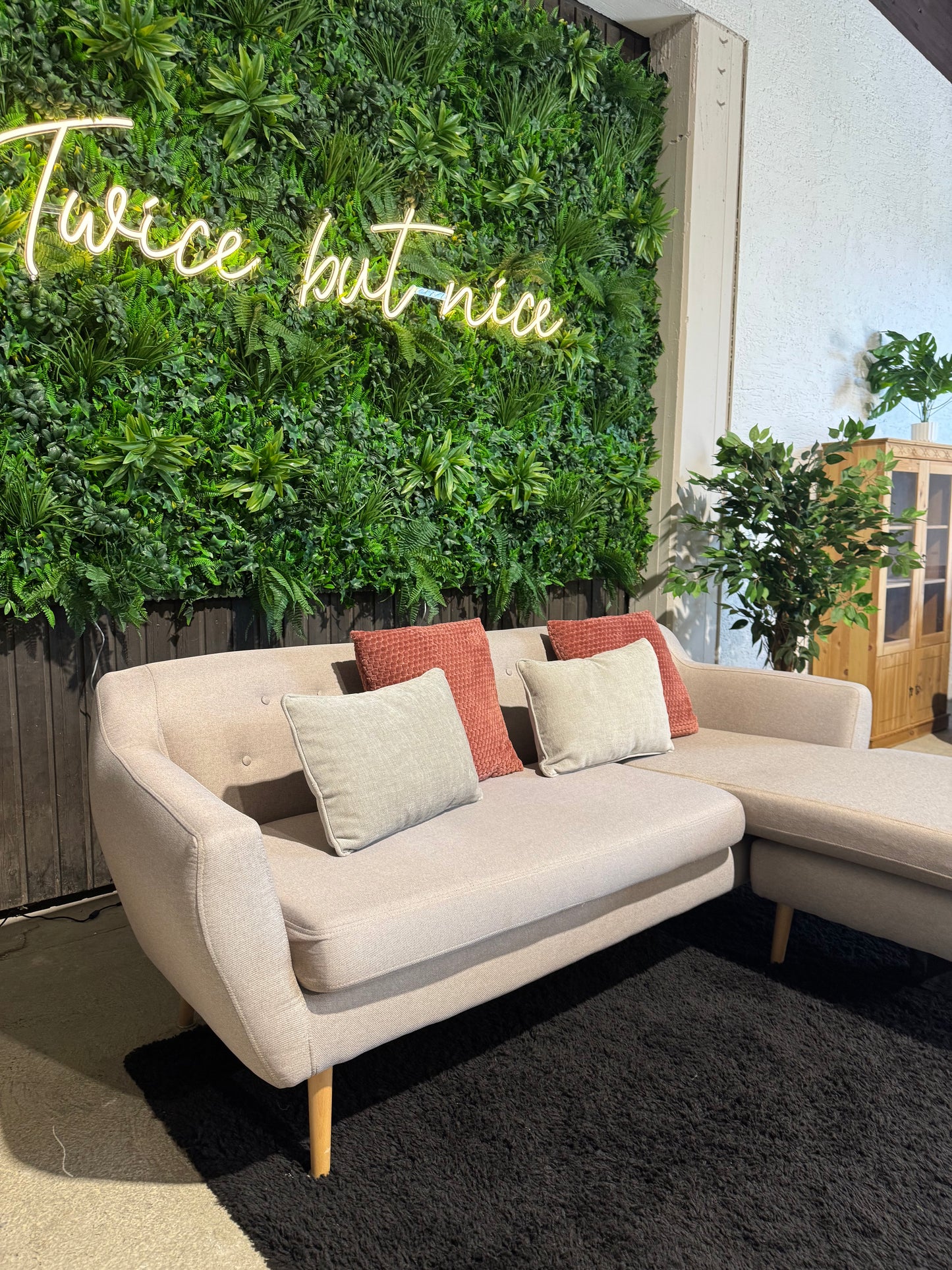 Hellgraues Ecksofa