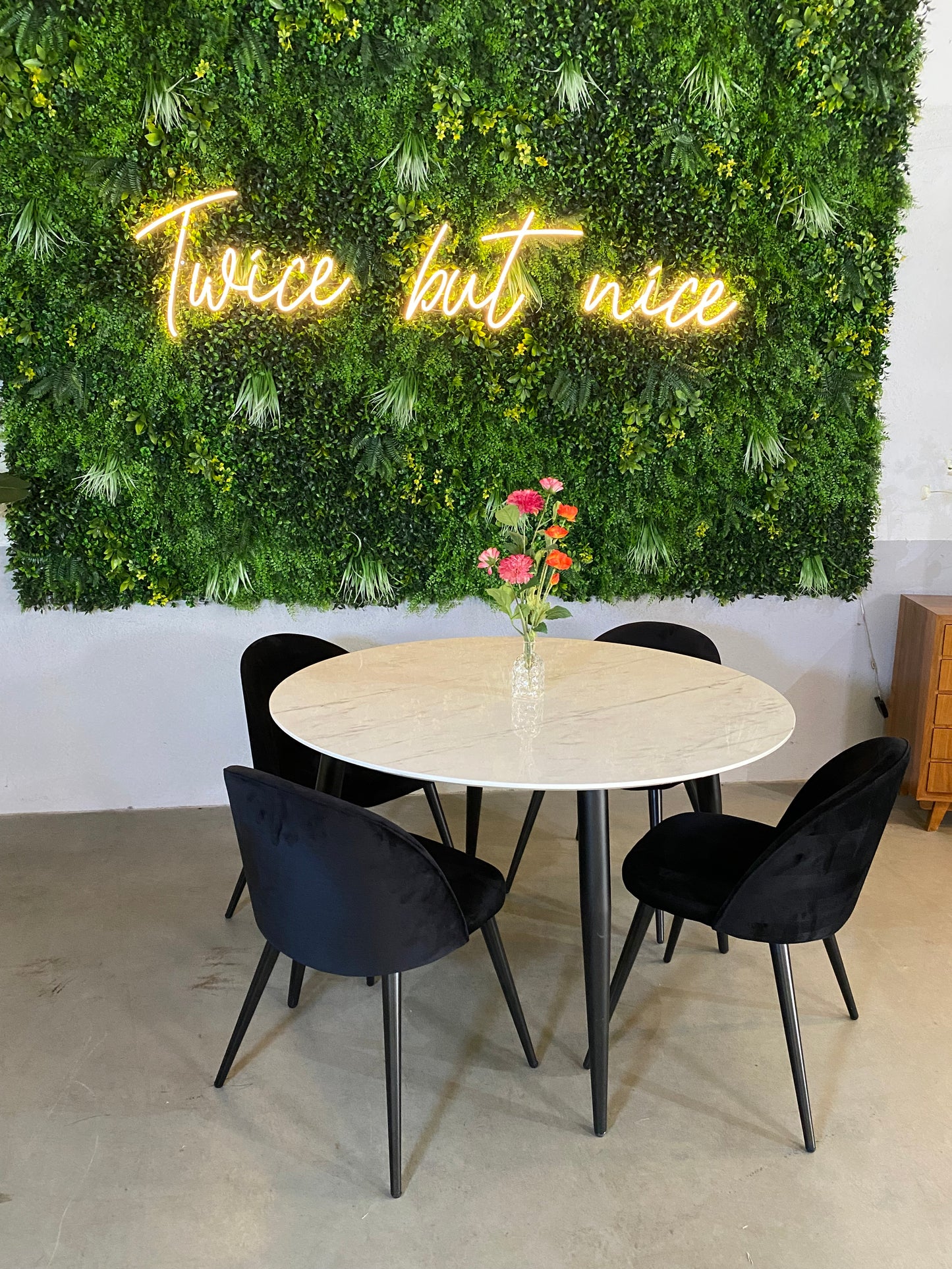 Esstisch in Marmoroptik + 4 Stühle