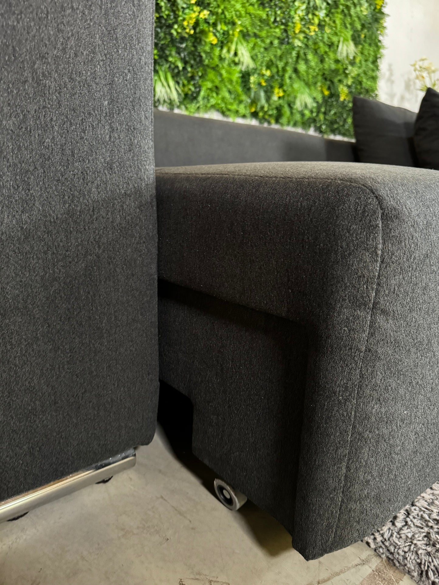 Ecksofa mit elektrischer Ausziehfunktion