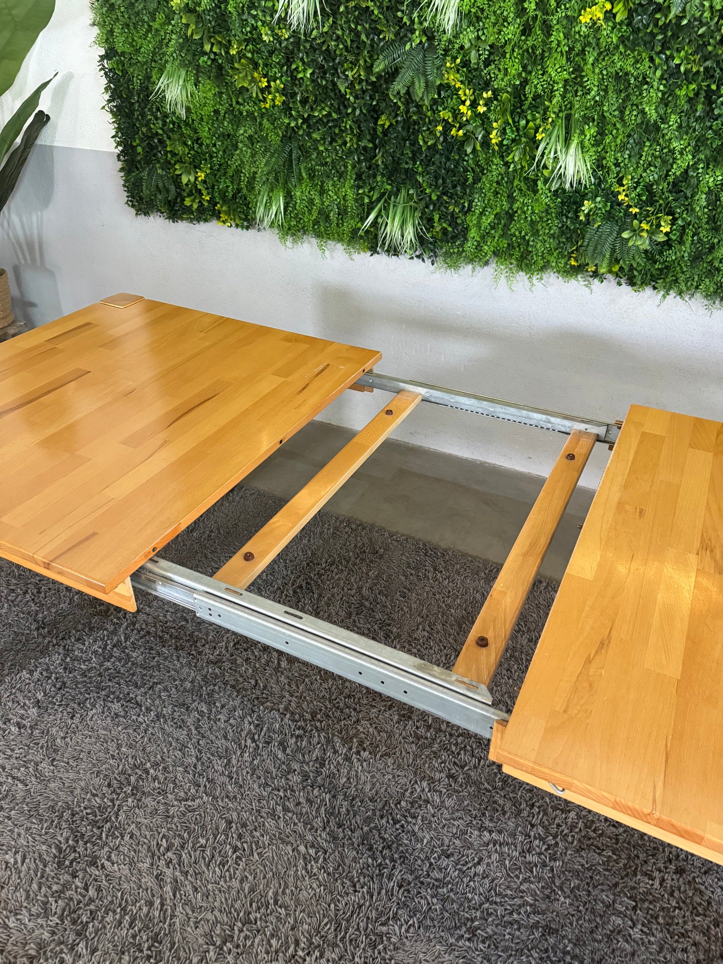 massiver Holz Esstisch - ausziehbar
