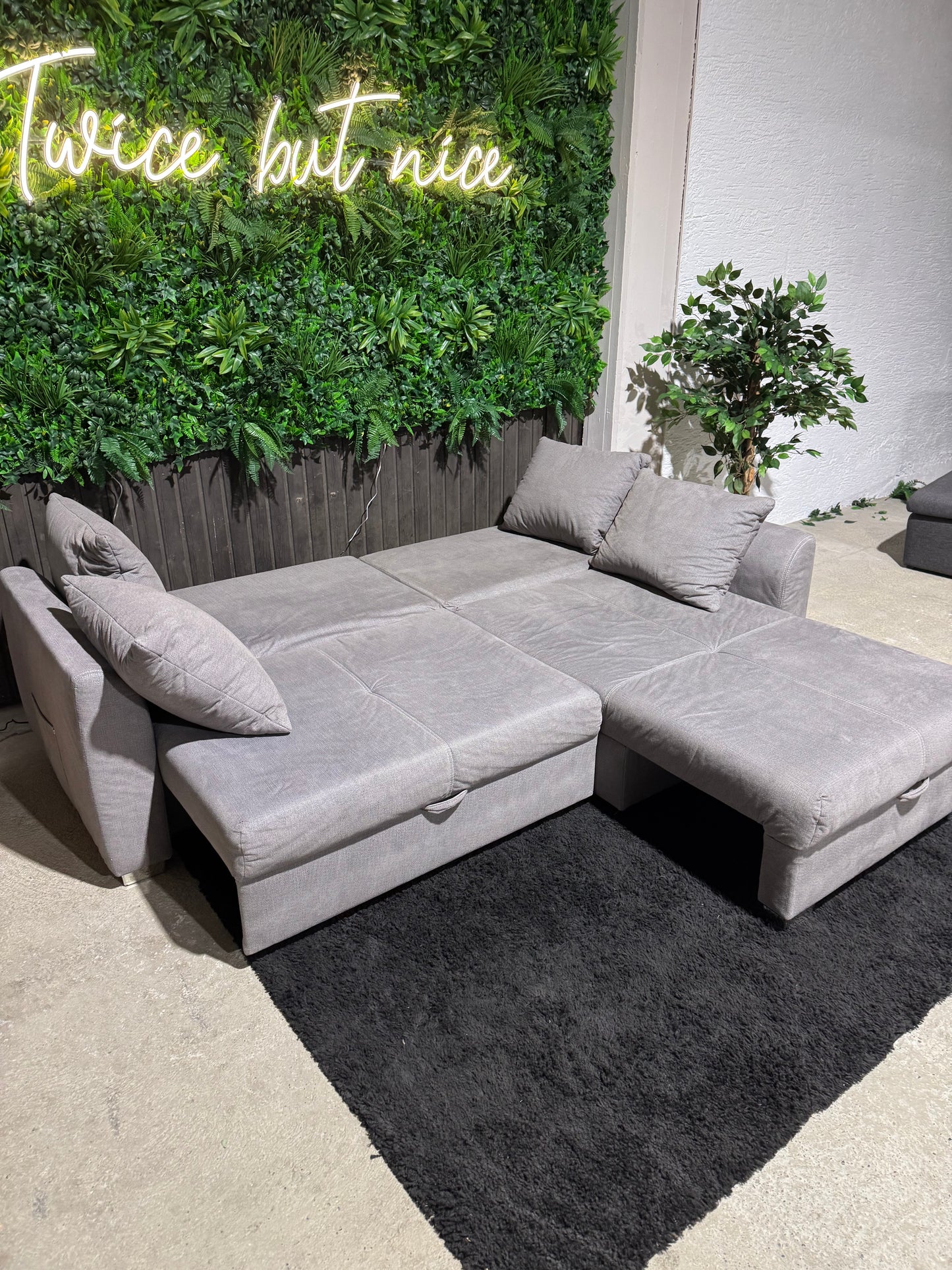 Schlafsofa mit zwei Bettkästen