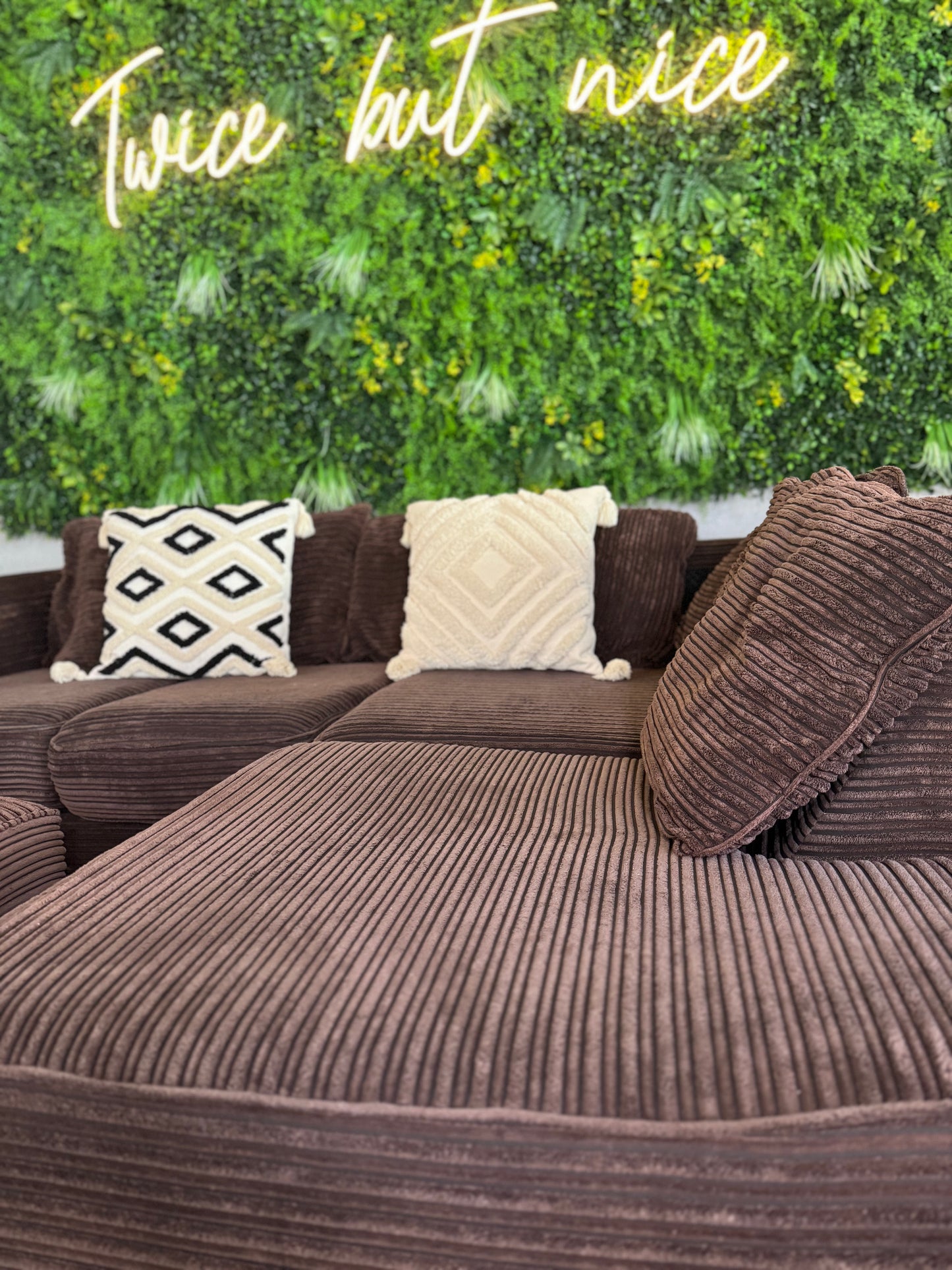 Cord Ecksofa mit Hocker