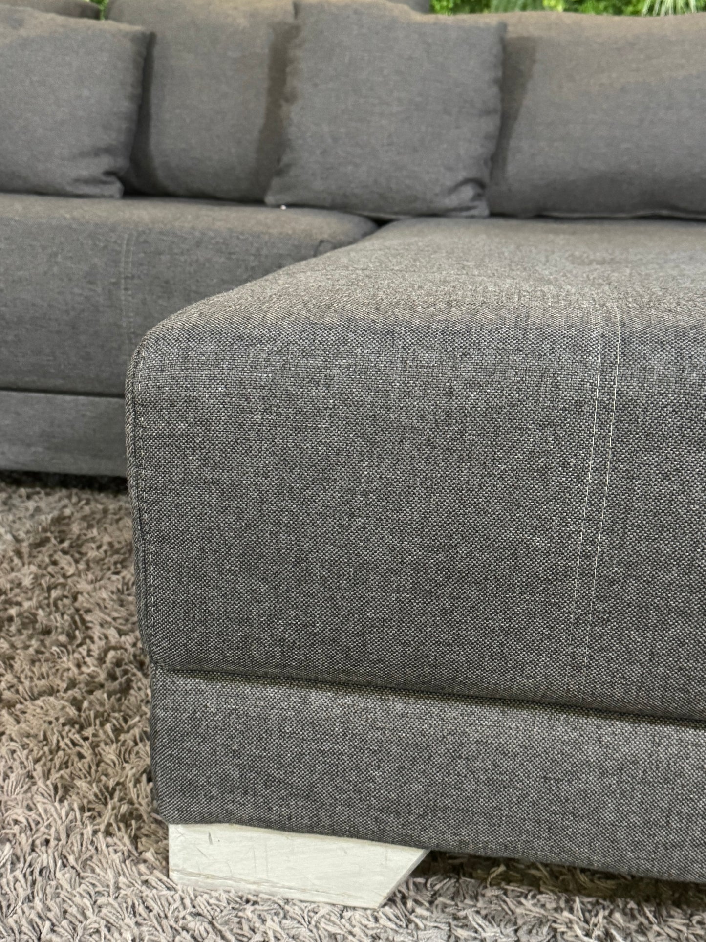Ecksofa mit elektrischer Ausziehfunktion