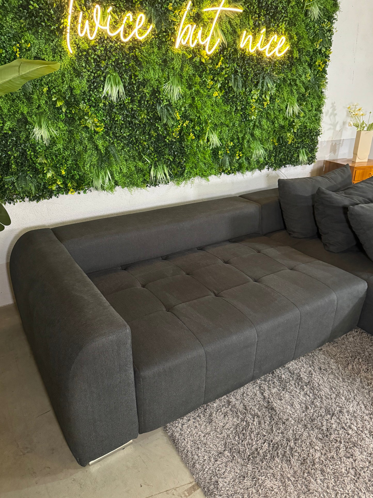 Ecksofa mit elektrischer Ausziehfunktion