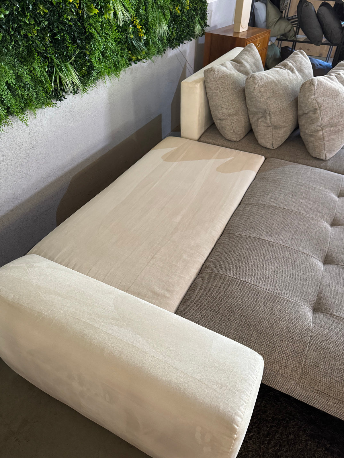Ecksofa mit Schlaffunktion (beidseitig montierbar)