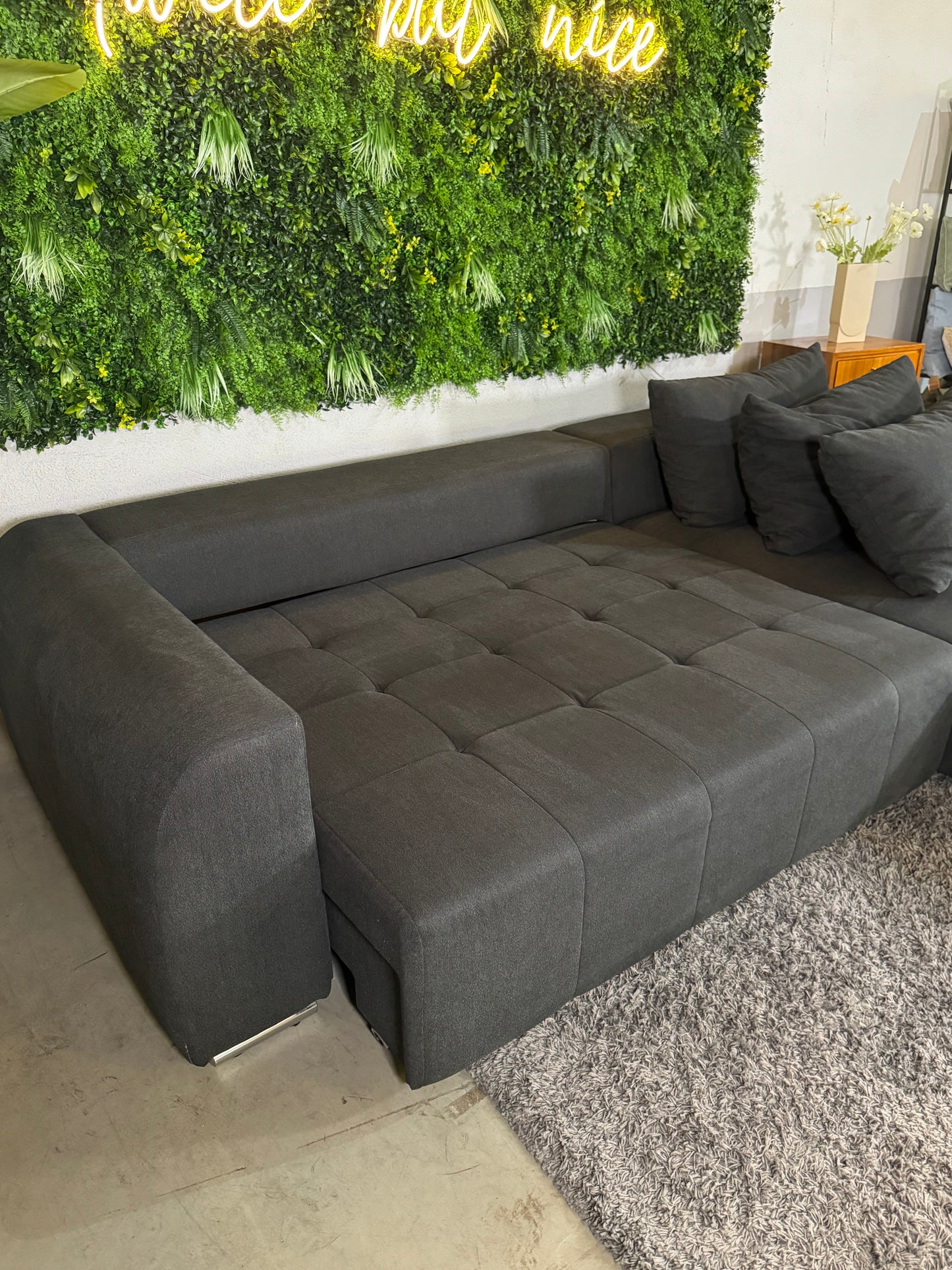 Ecksofa mit elektrischer Ausziehfunktion