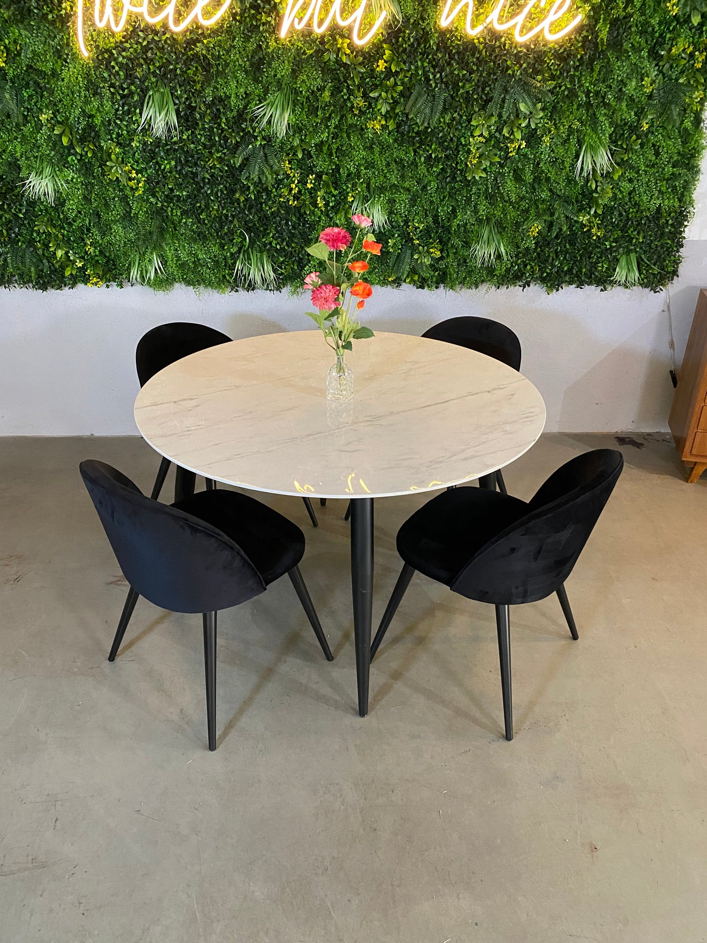 Esstisch in Marmoroptik + 4 Stühle