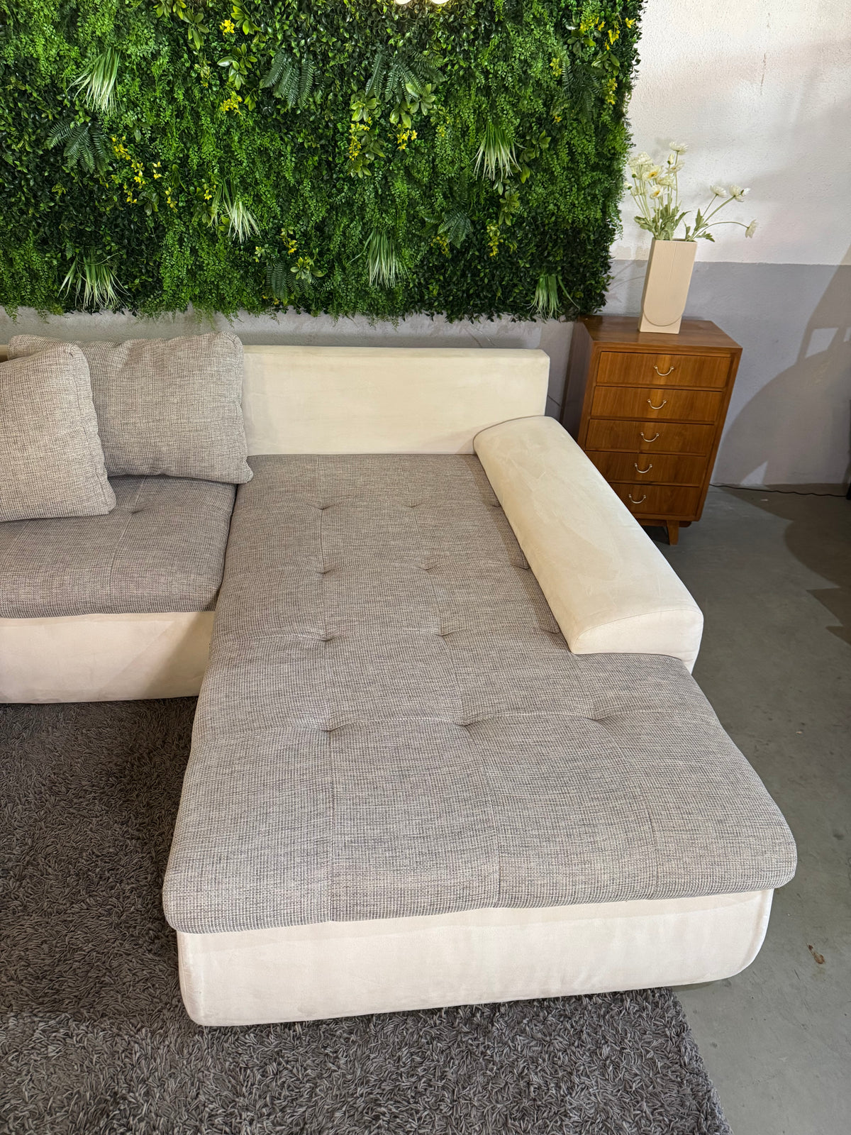 Ecksofa mit Schlaffunktion (beidseitig montierbar)