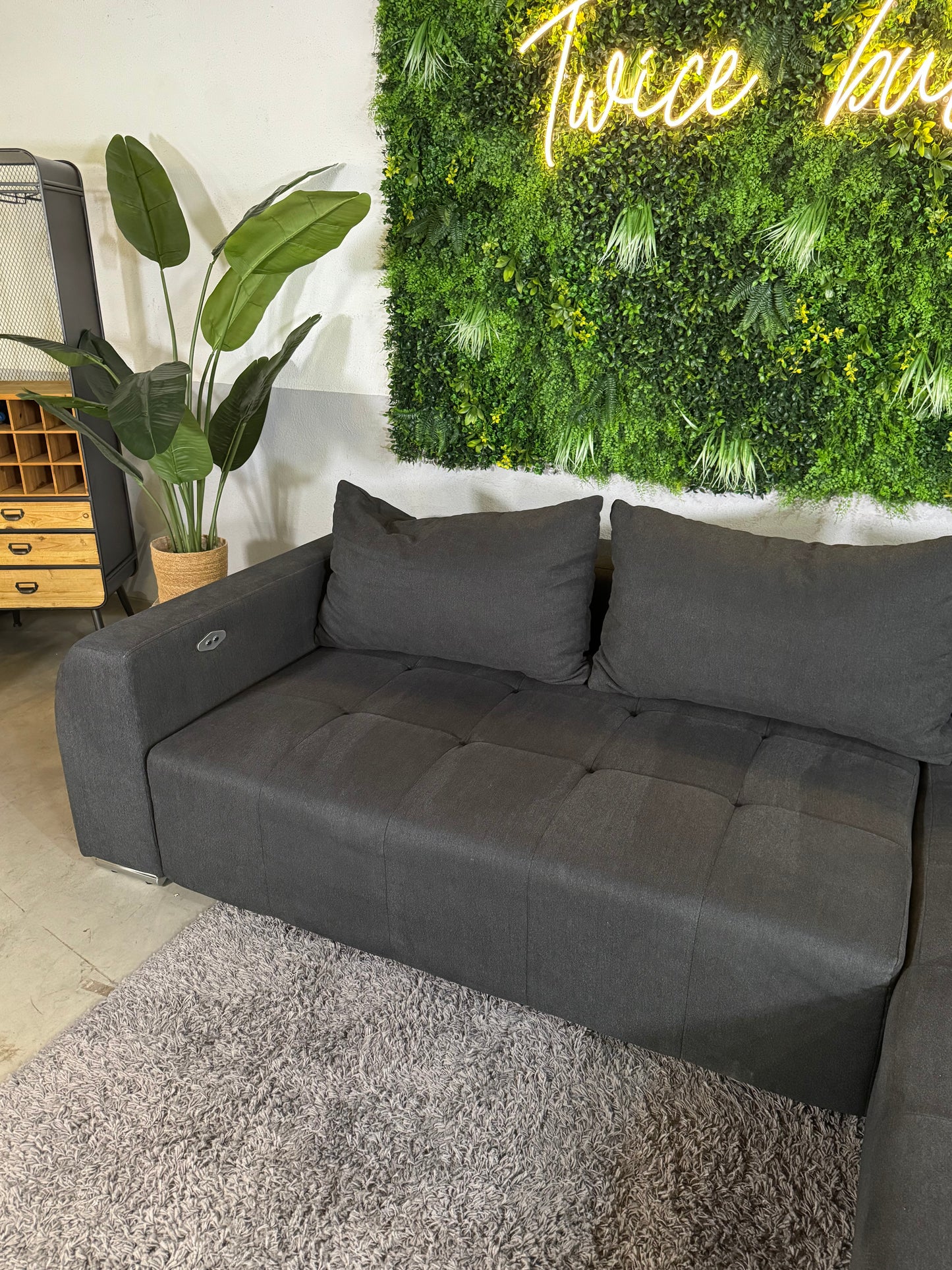 Ecksofa mit elektrischer Ausziehfunktion