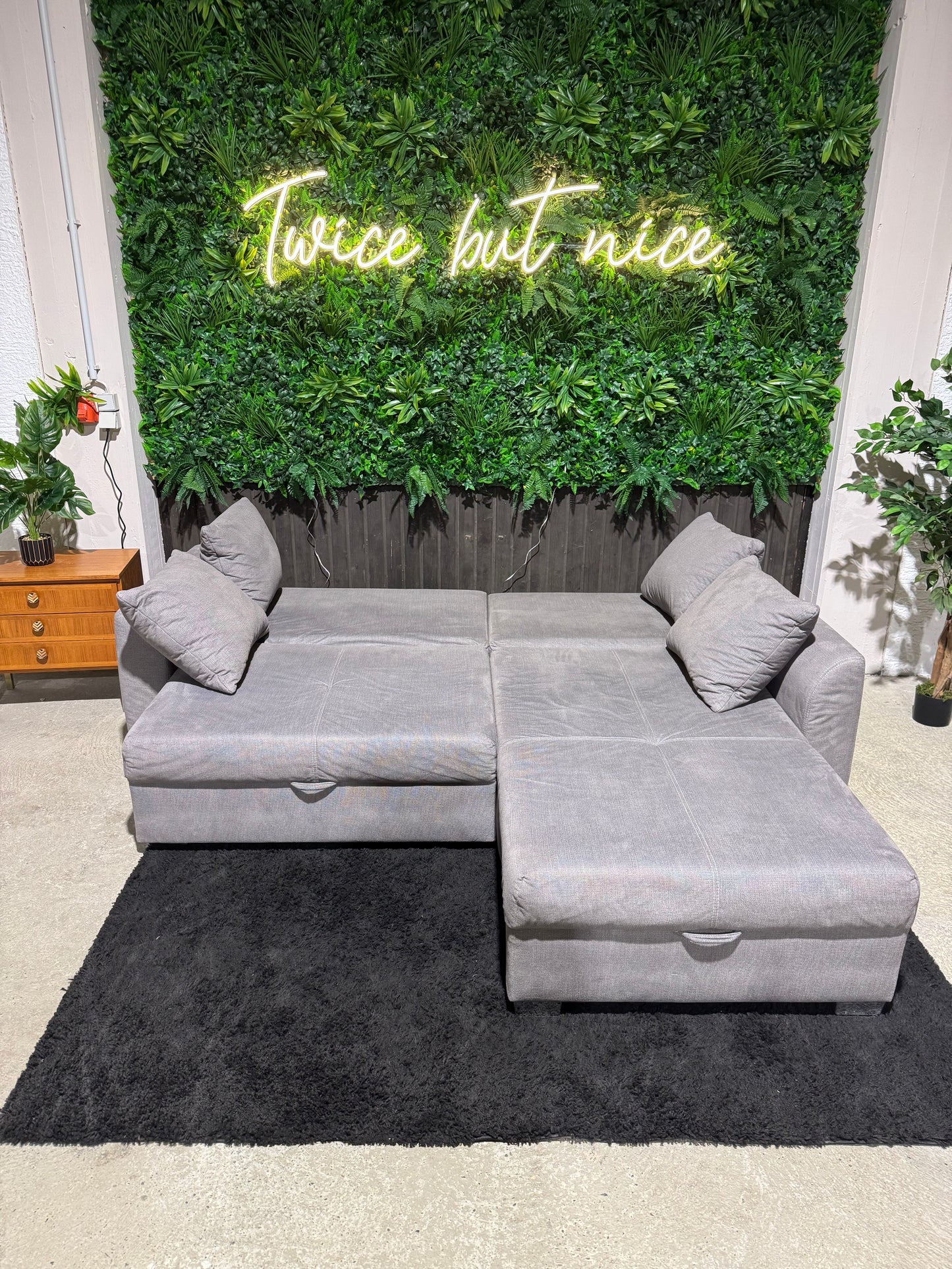 Schlafsofa mit zwei Bettkästen